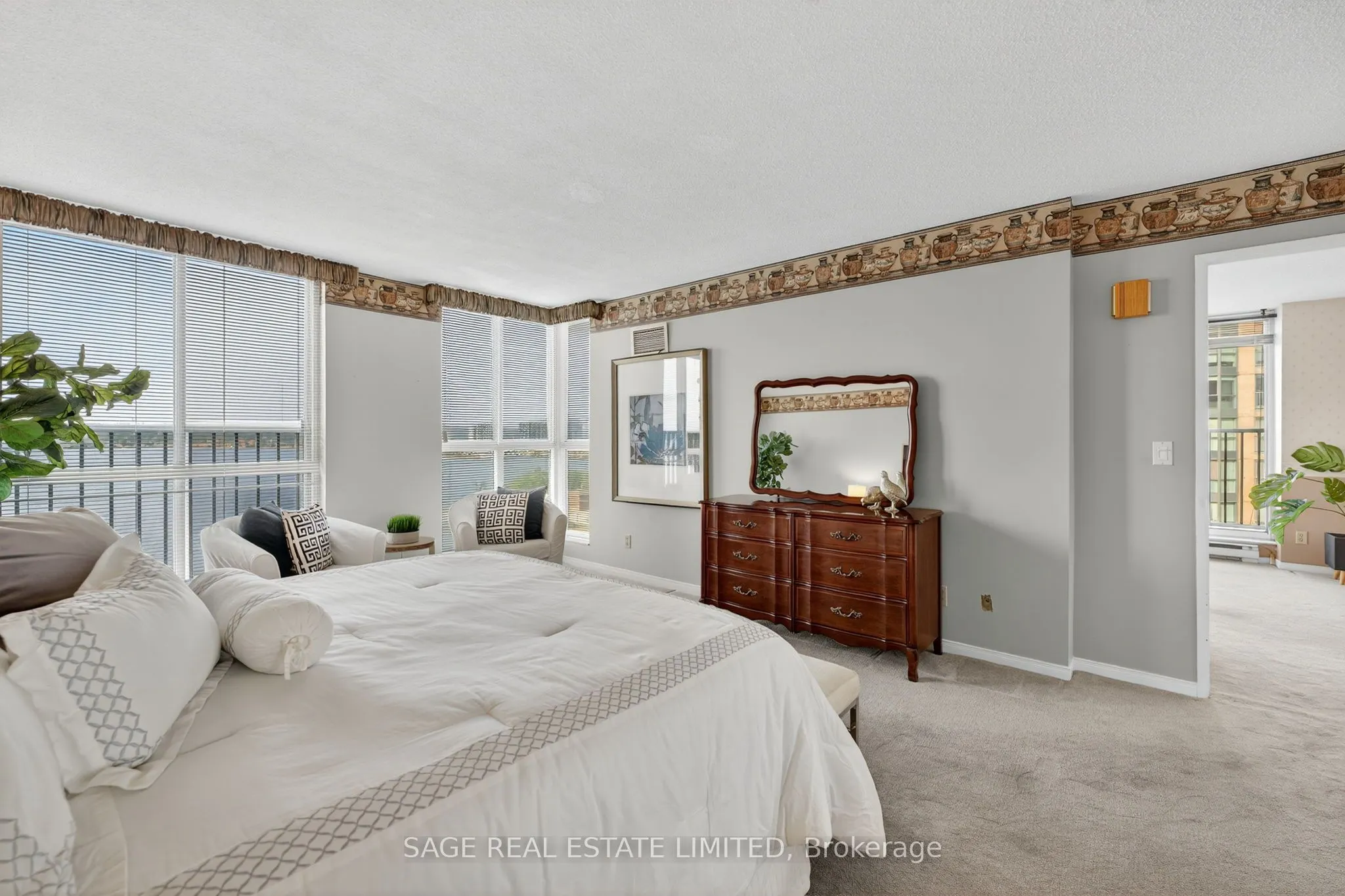 150 Dunlop Street E, #706