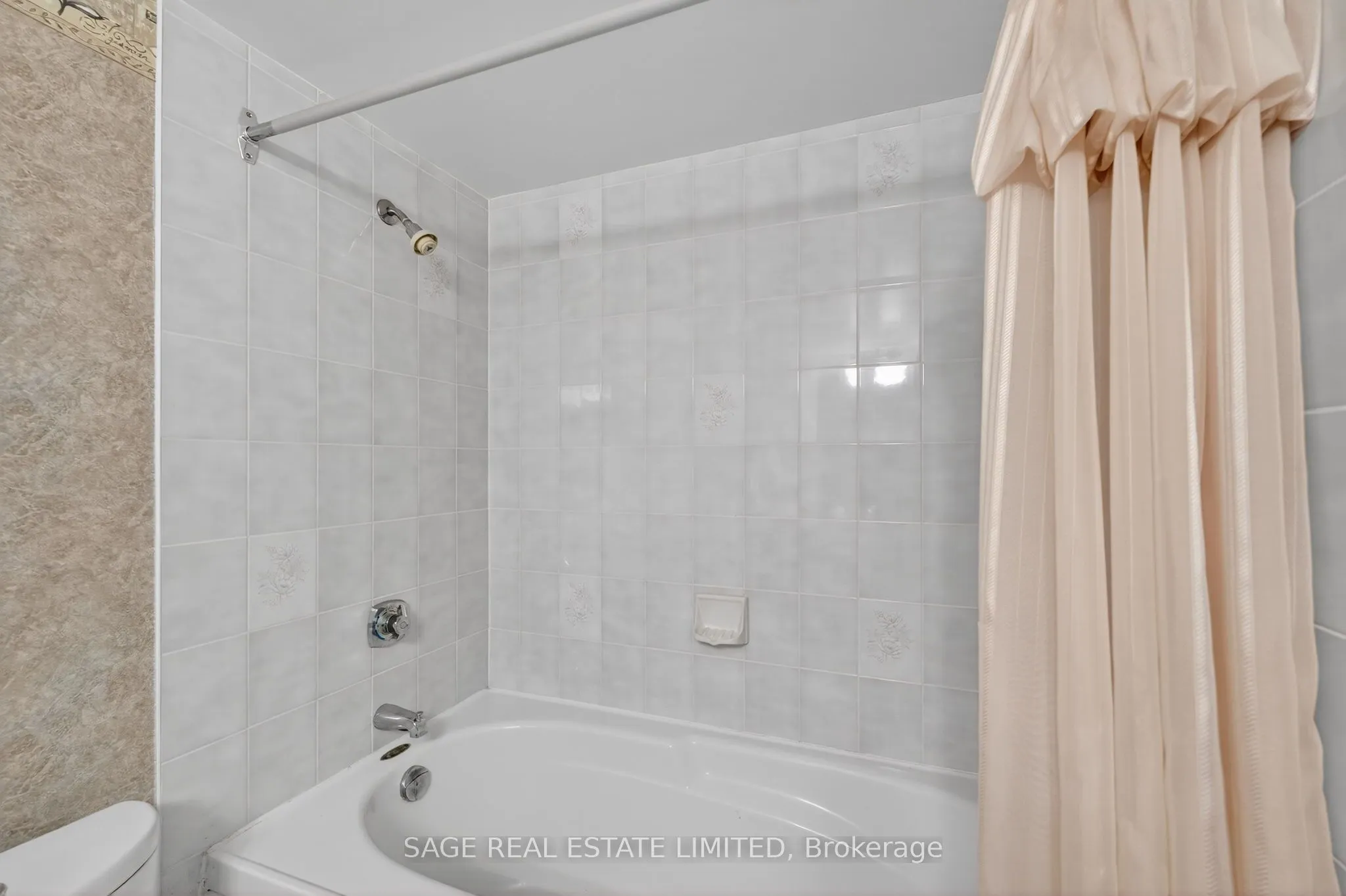150 Dunlop Street E, #706