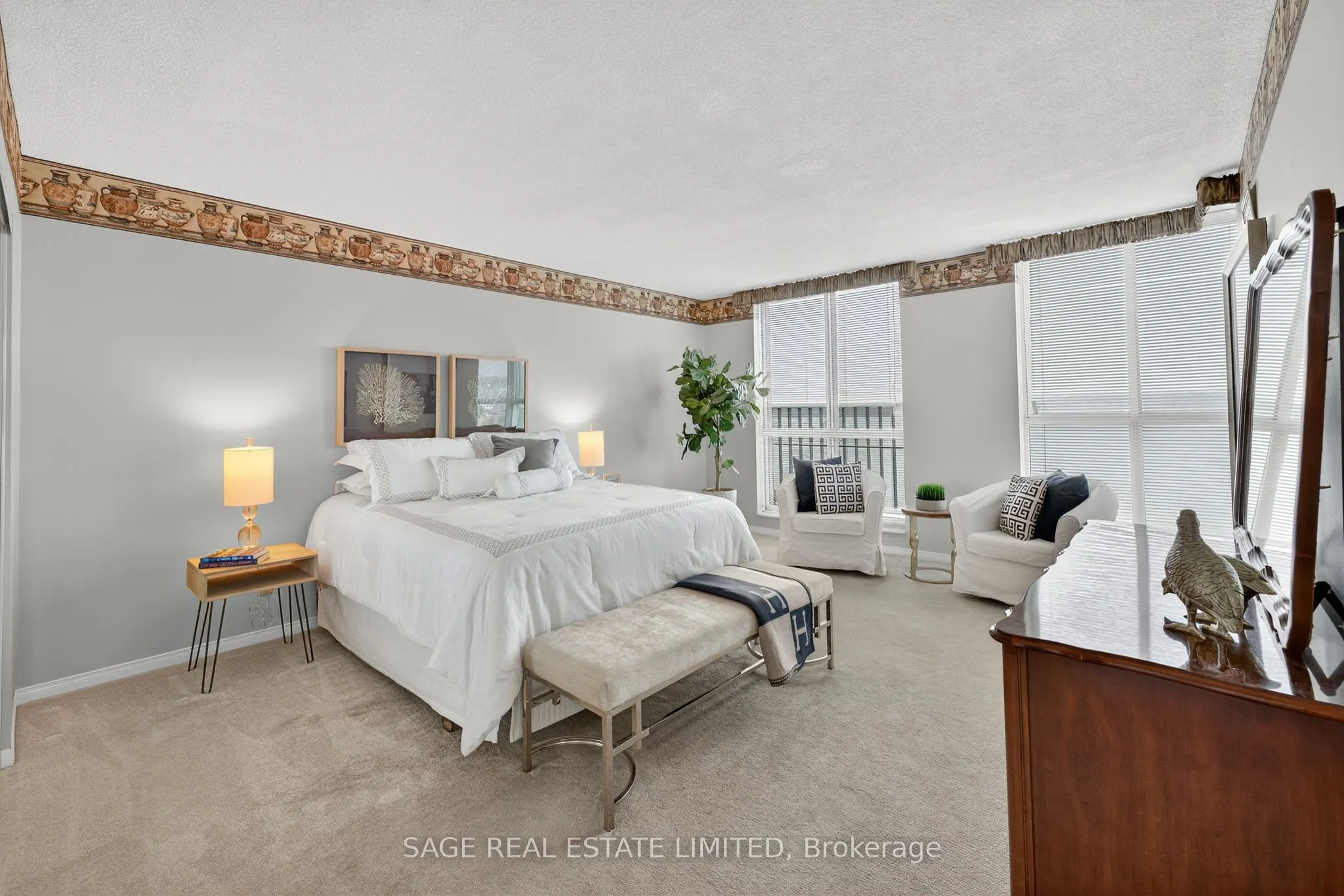 150 Dunlop Street E, #706