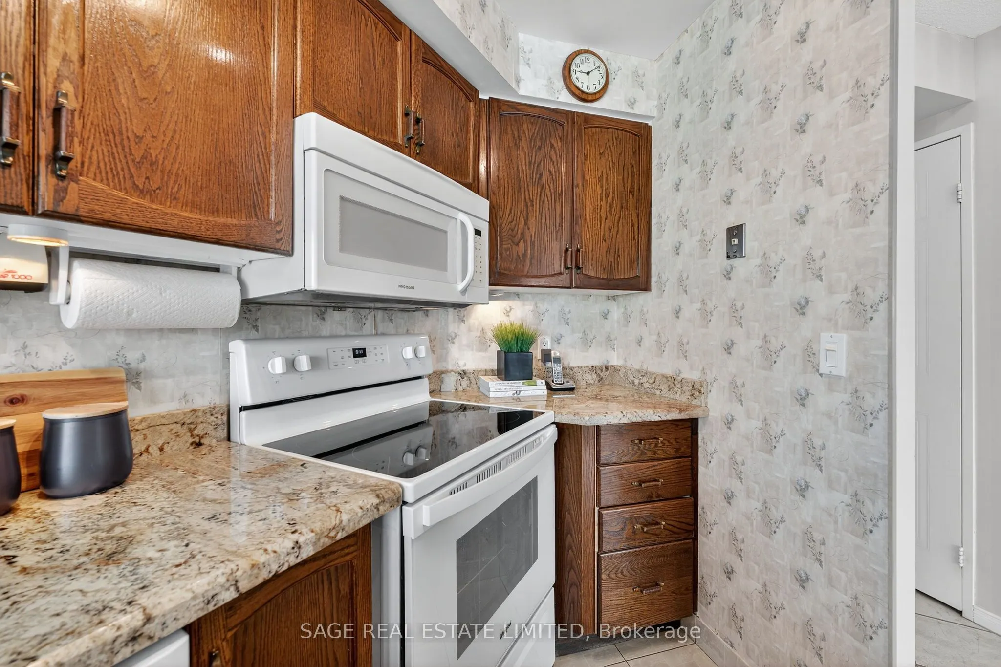 150 Dunlop Street E, #706