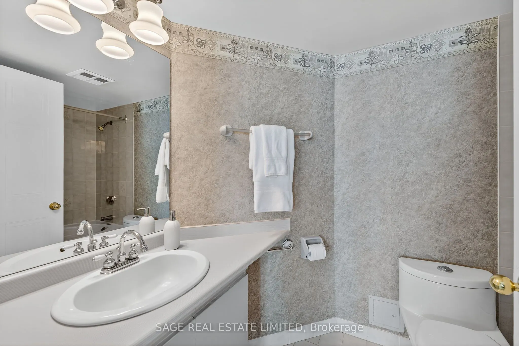 150 Dunlop Street E, #706