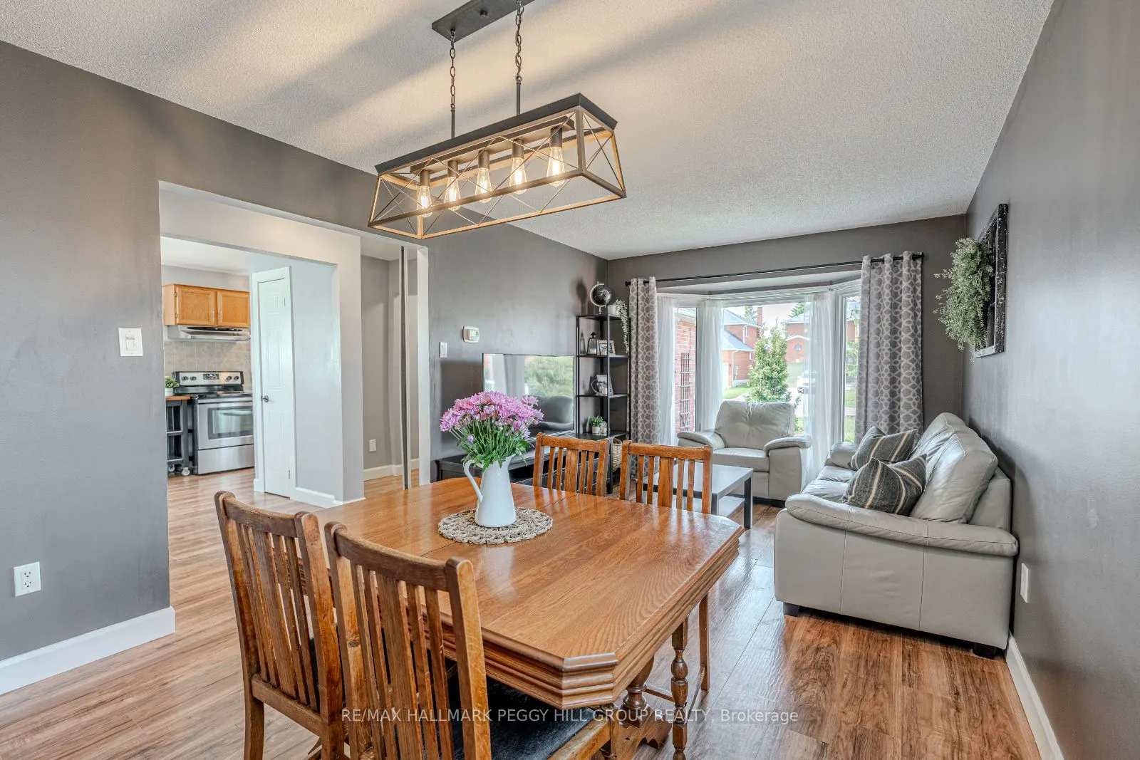 40 Grasett Crescent
