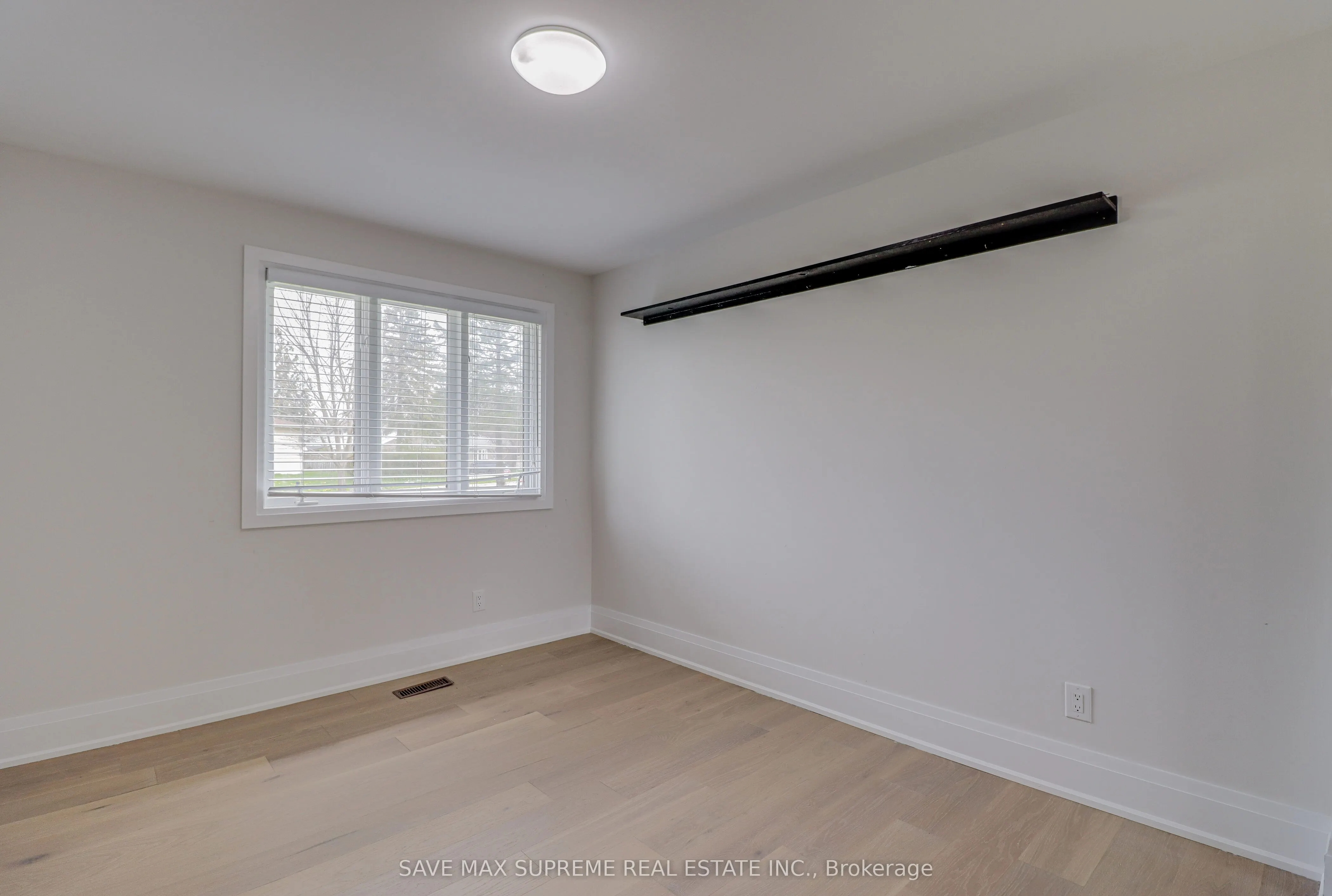 10 CURTISS Court