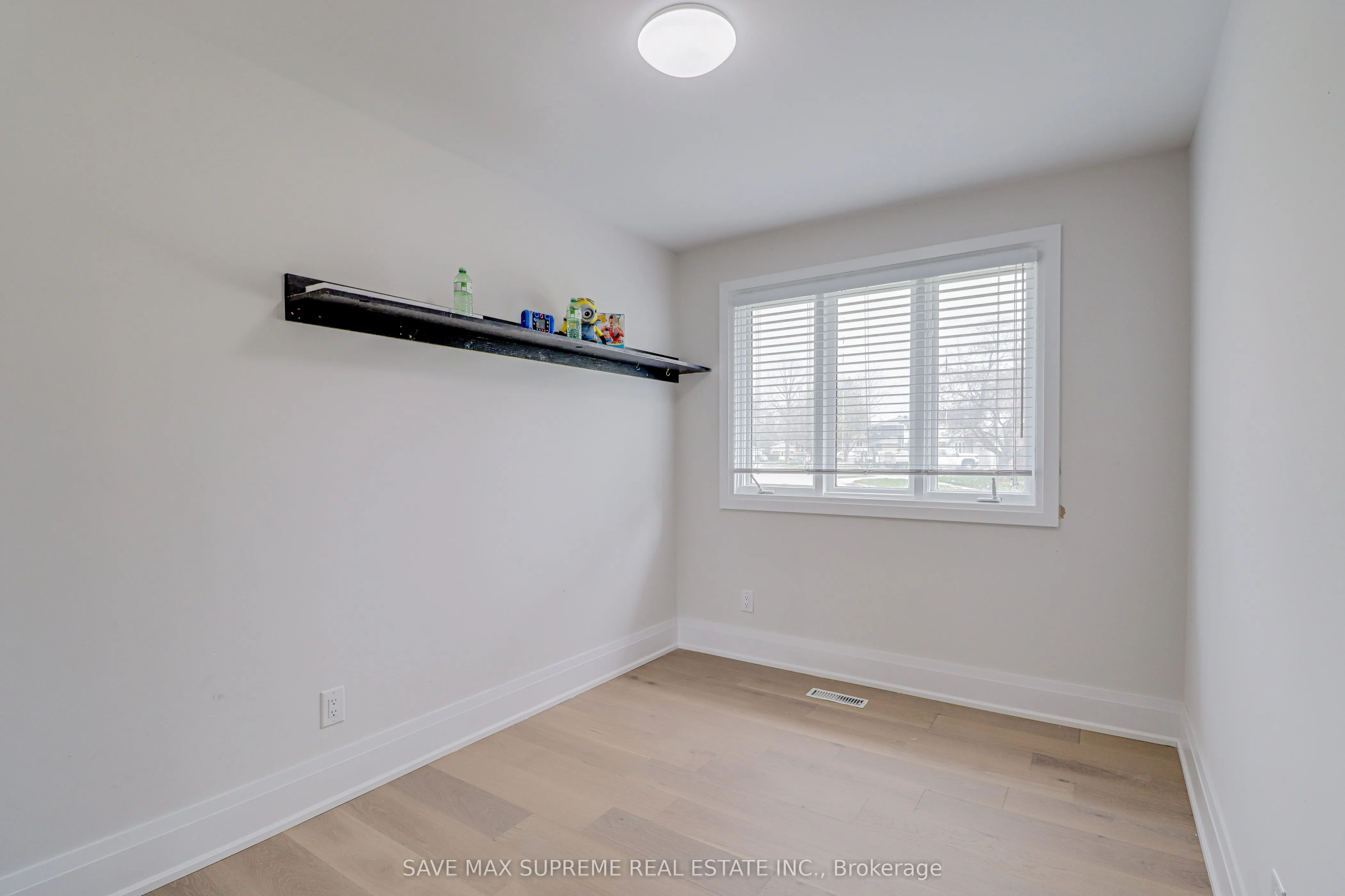 10 CURTISS Court