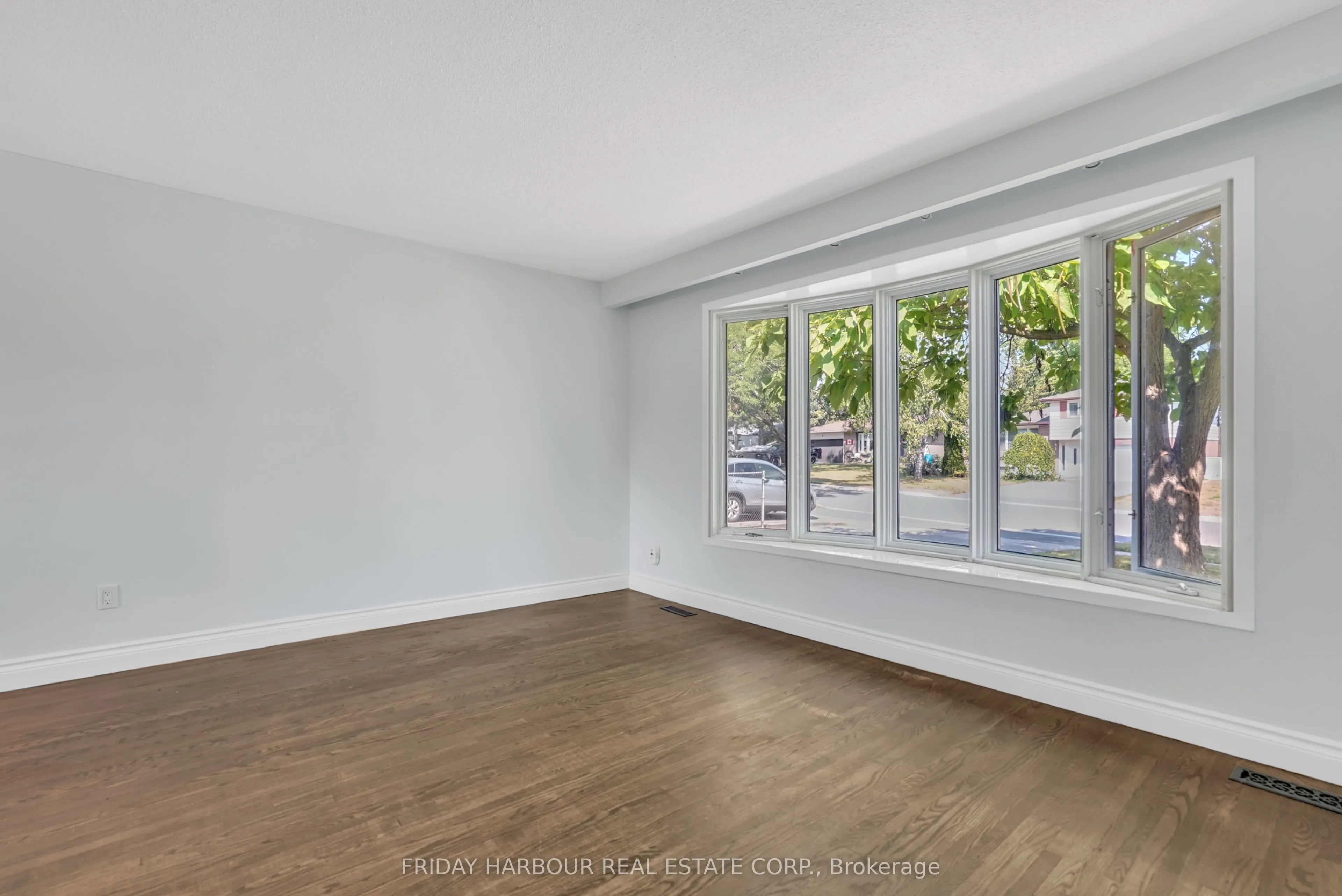 9 MEADOWLAND Avenue