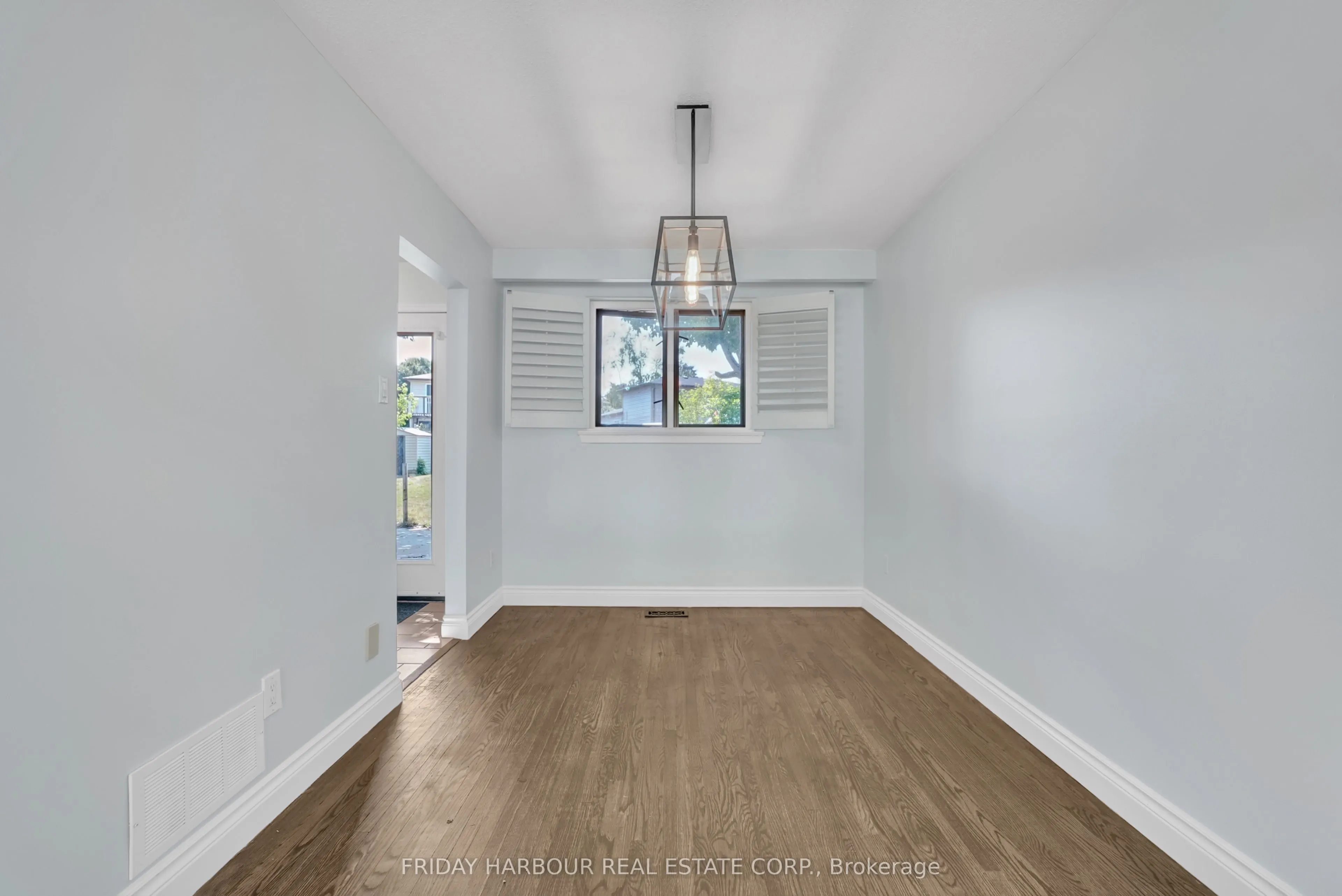 9 MEADOWLAND Avenue