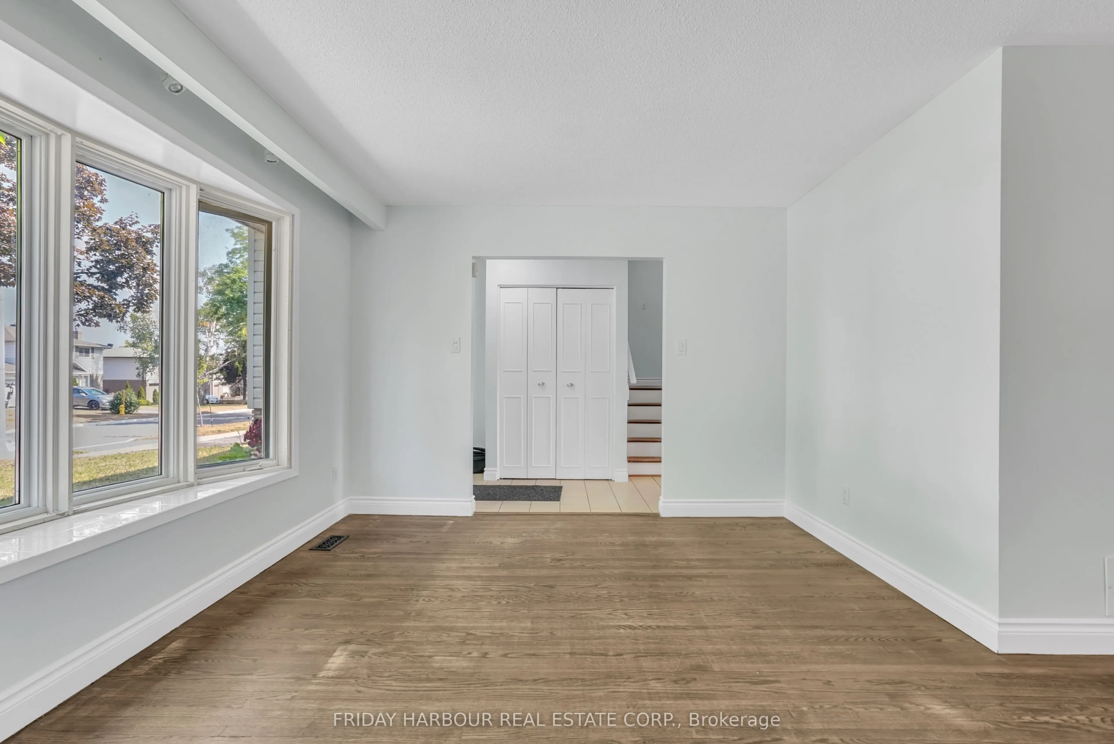 9 MEADOWLAND Avenue