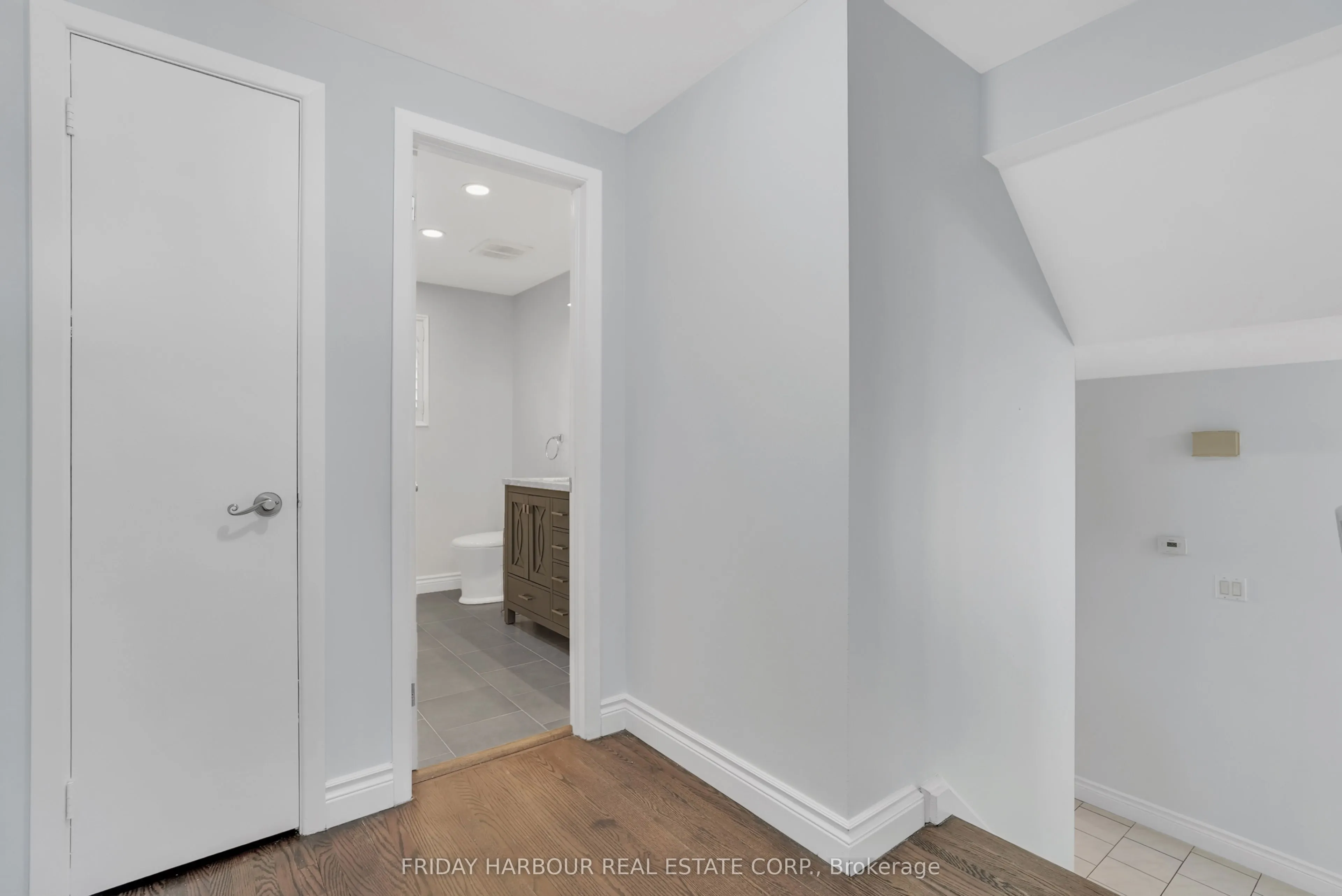 9 MEADOWLAND Avenue