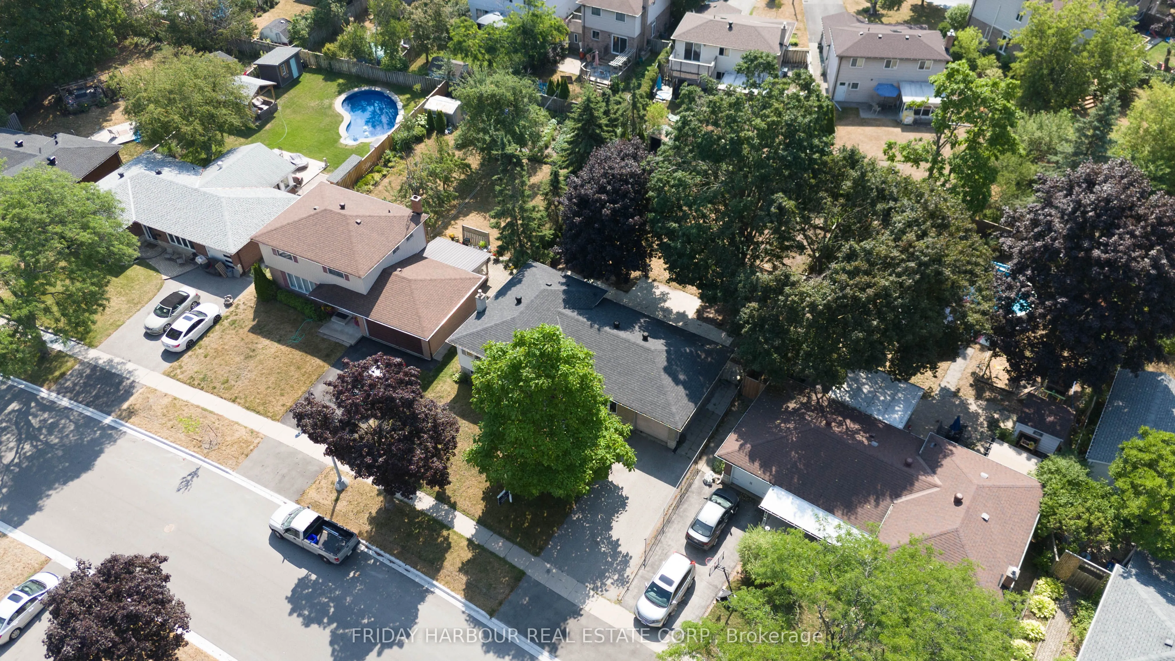 9 MEADOWLAND Avenue