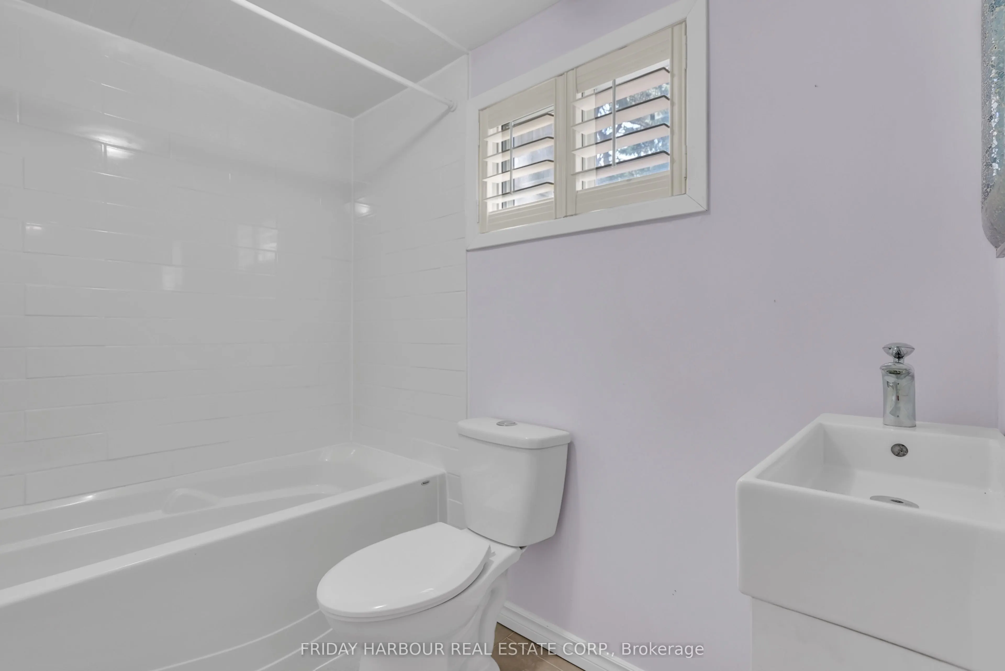9 MEADOWLAND Avenue