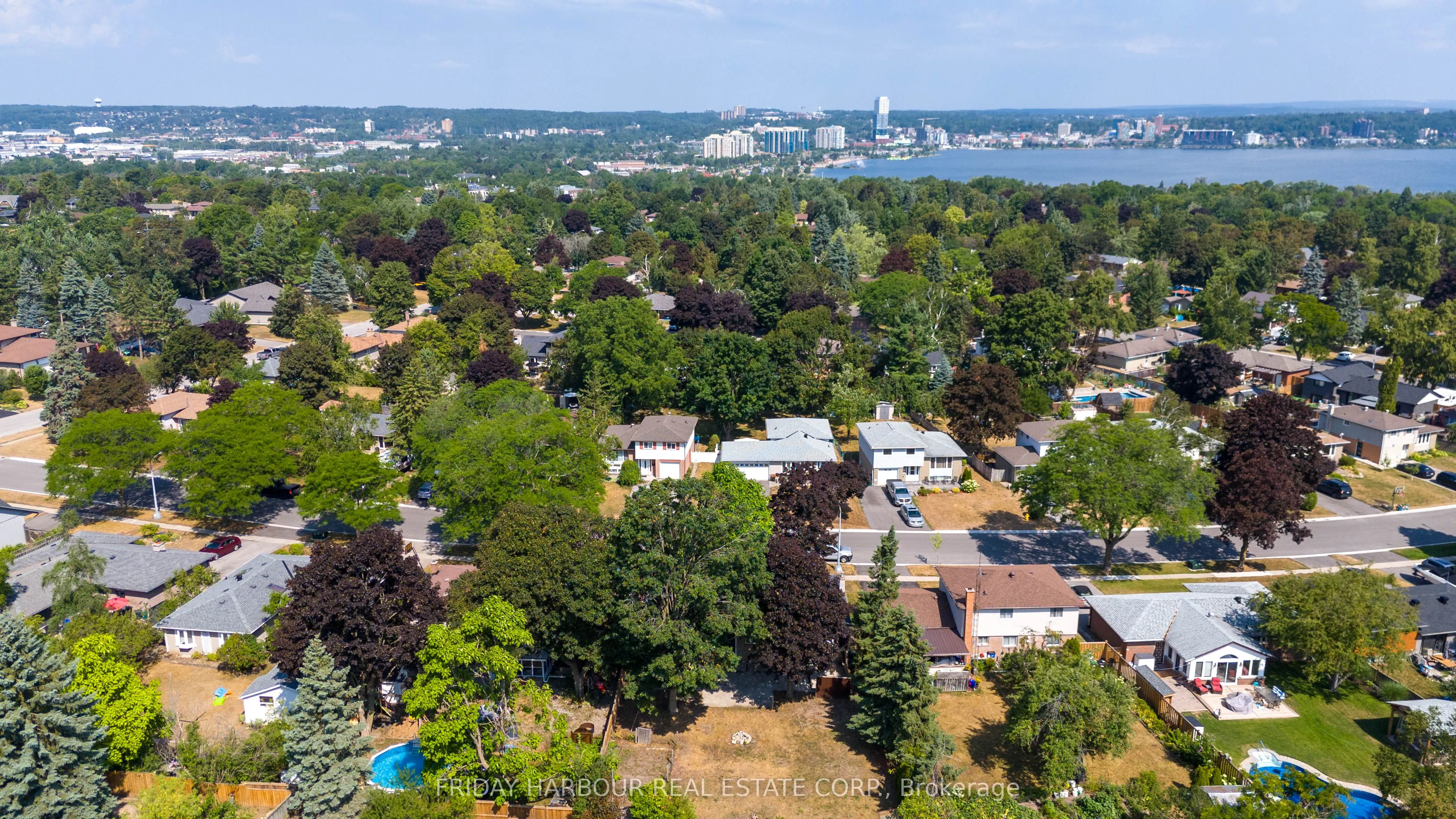9 MEADOWLAND Avenue
