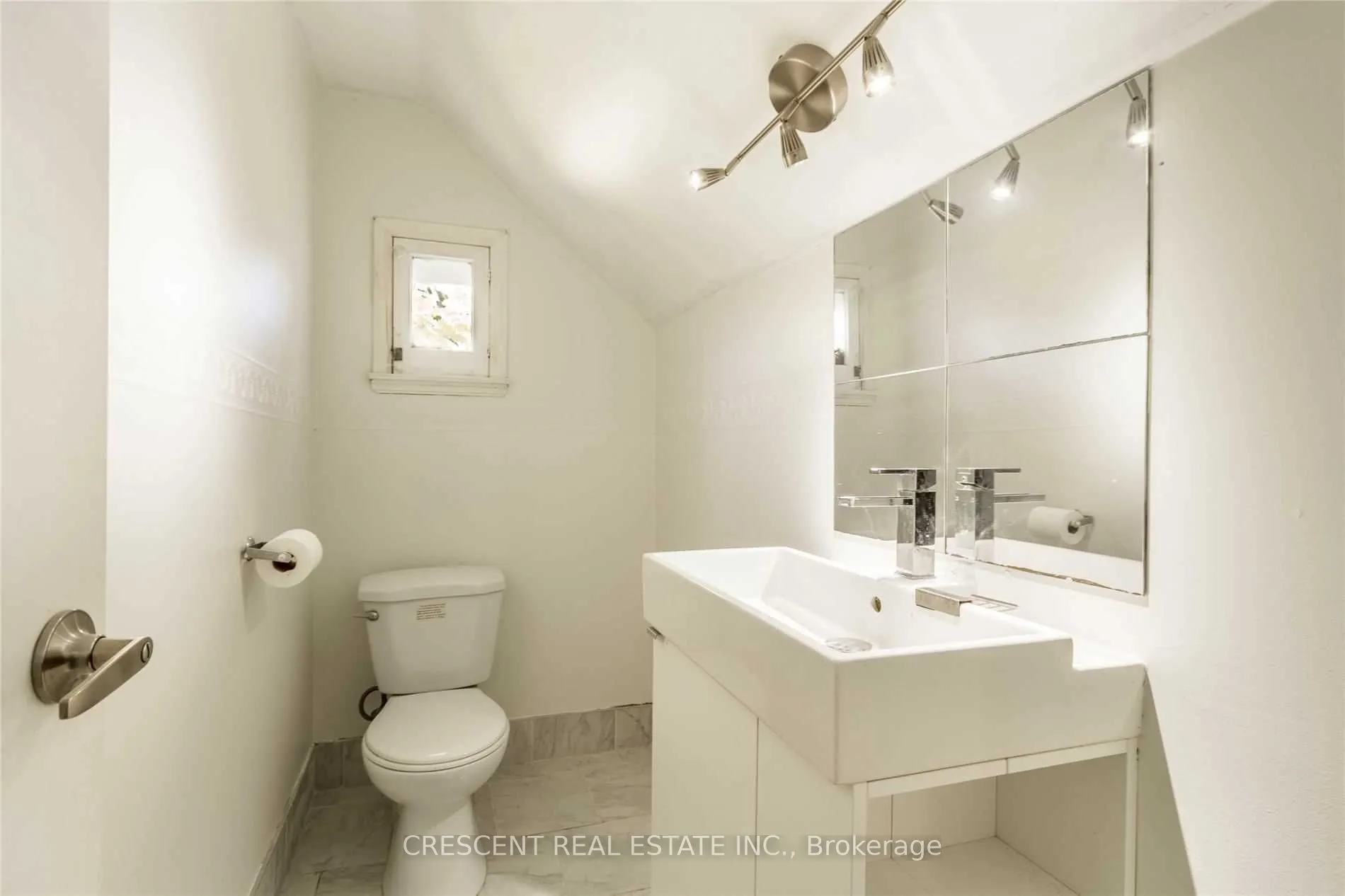 261 Barrie Road, #Main