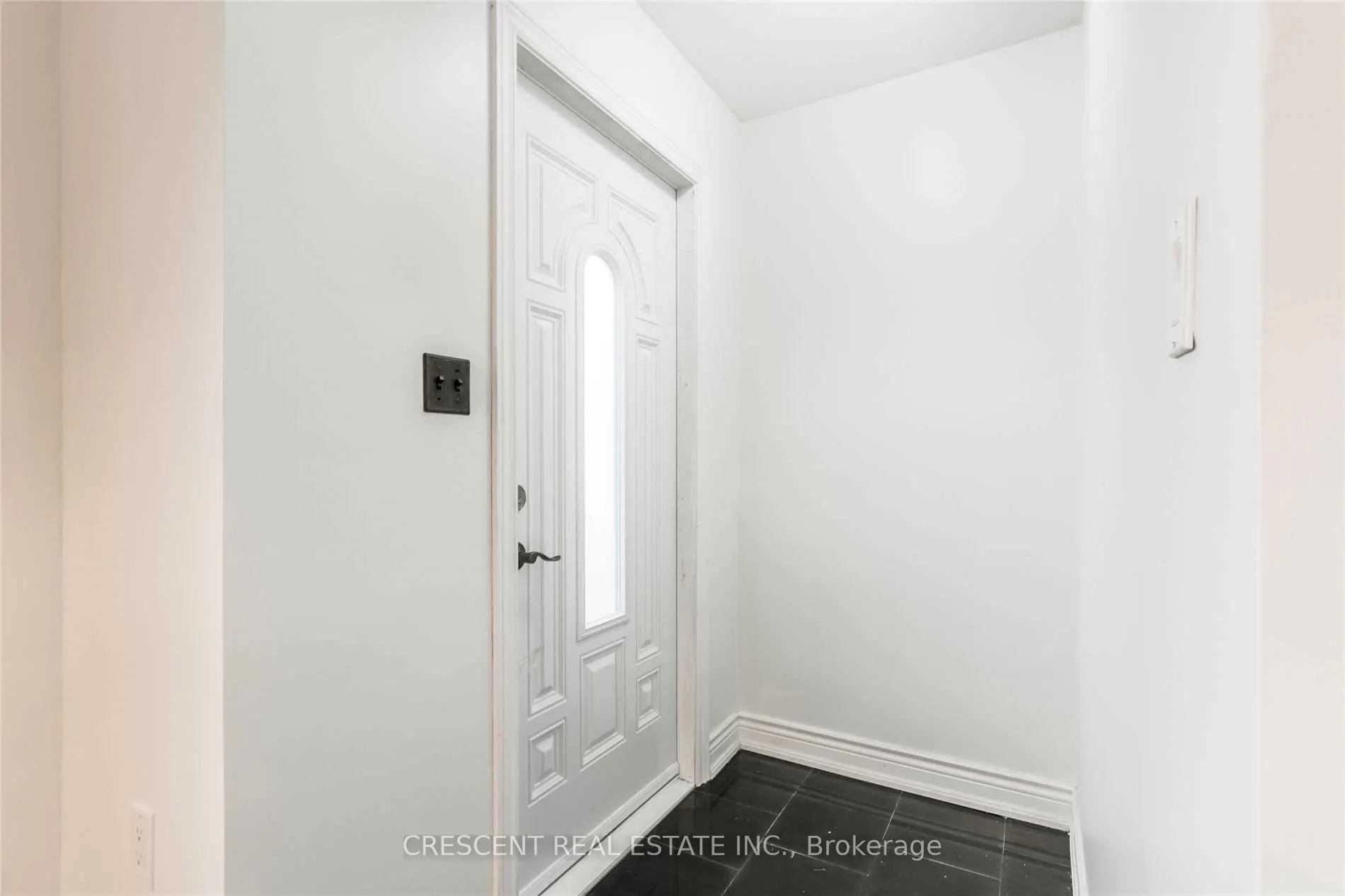 261 Barrie Road, #Main