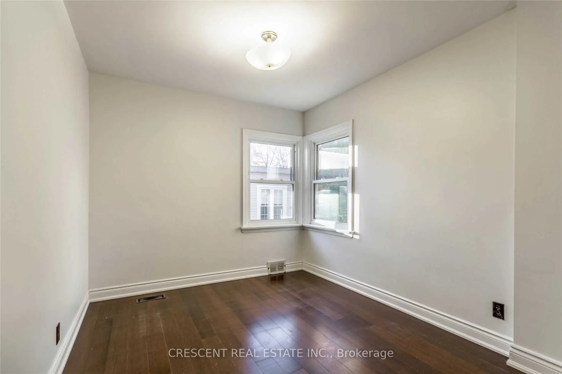 261 Barrie Road, #Main