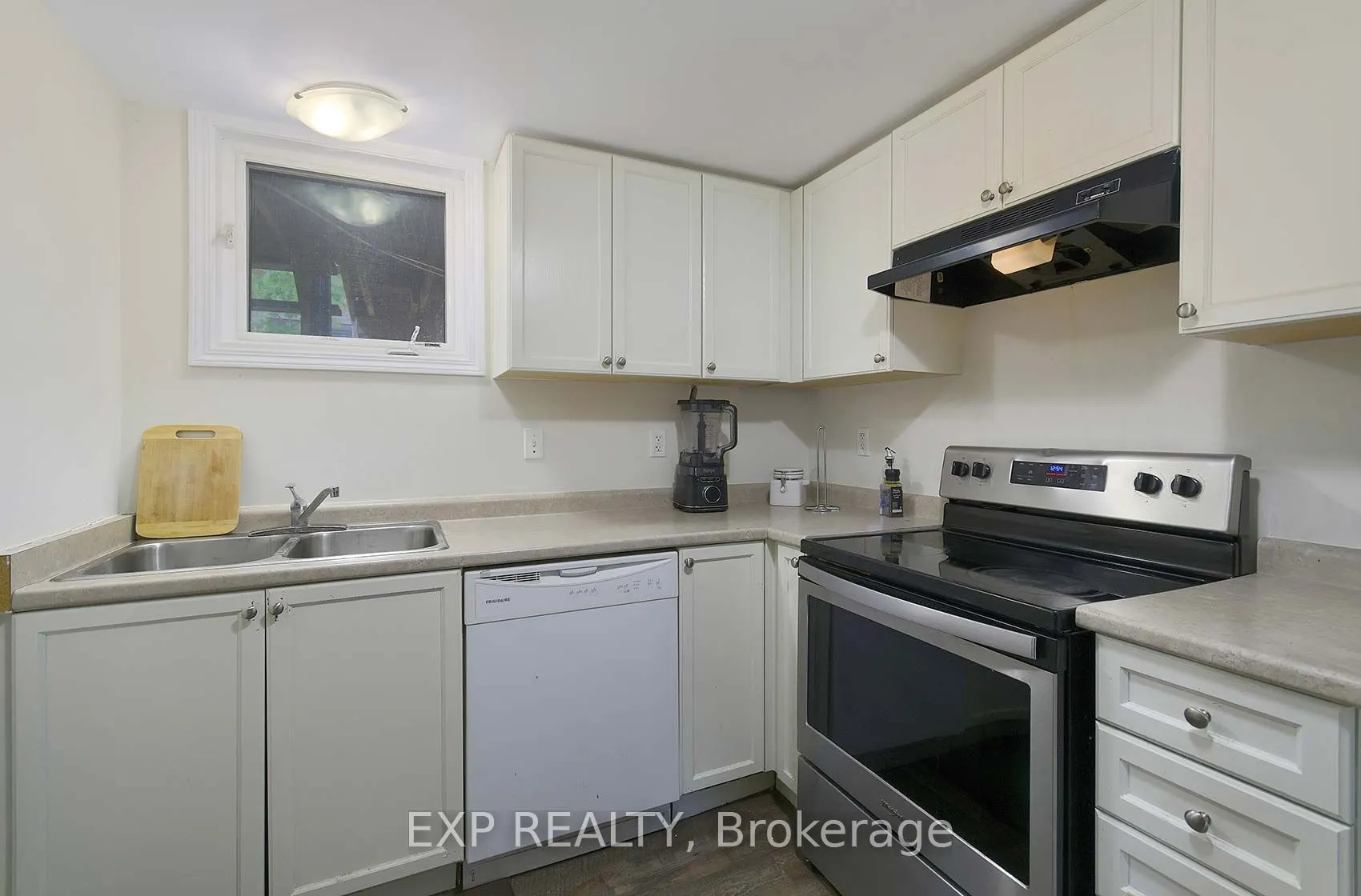2 Roslyn Road