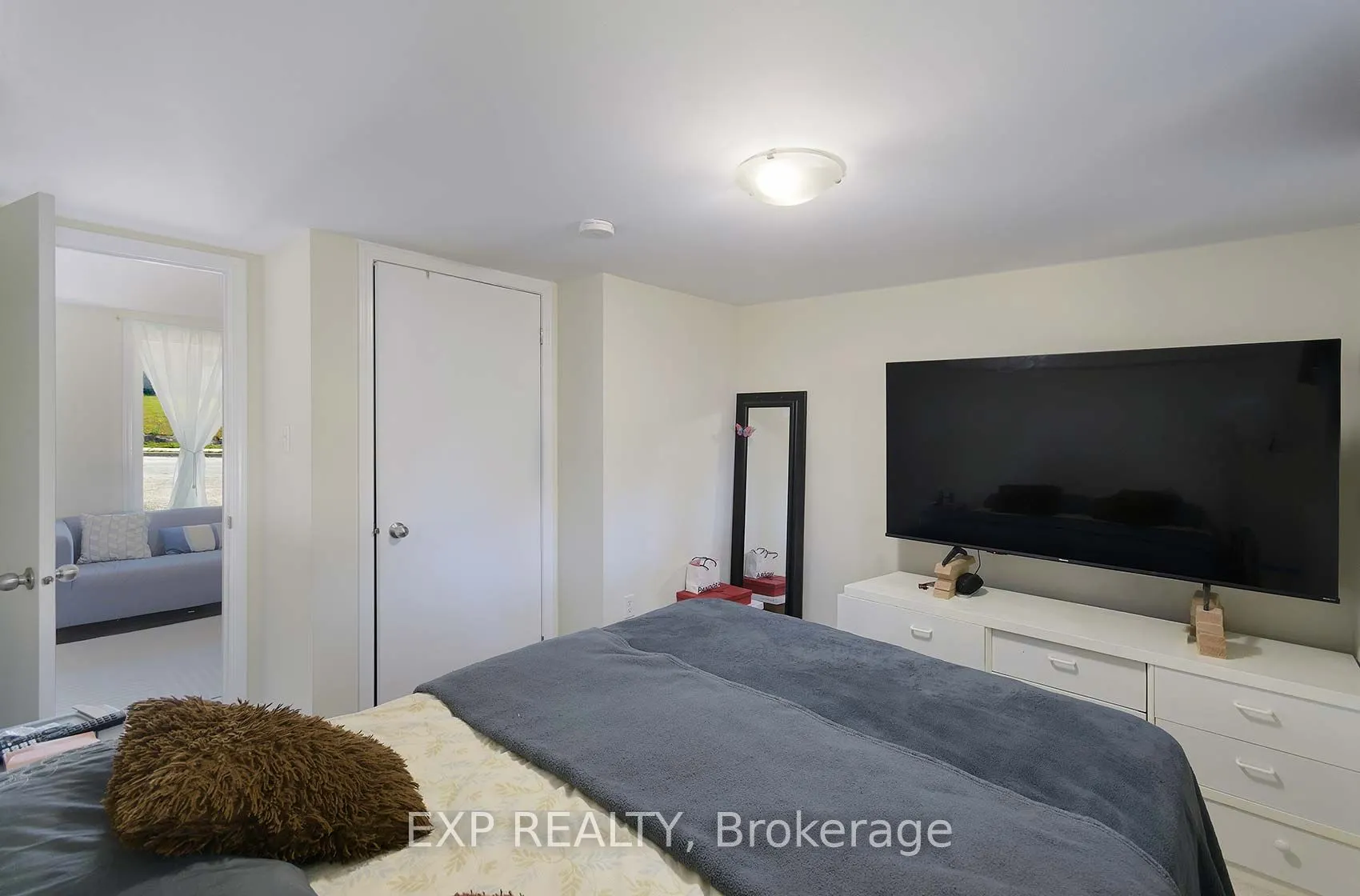 2 Roslyn Road