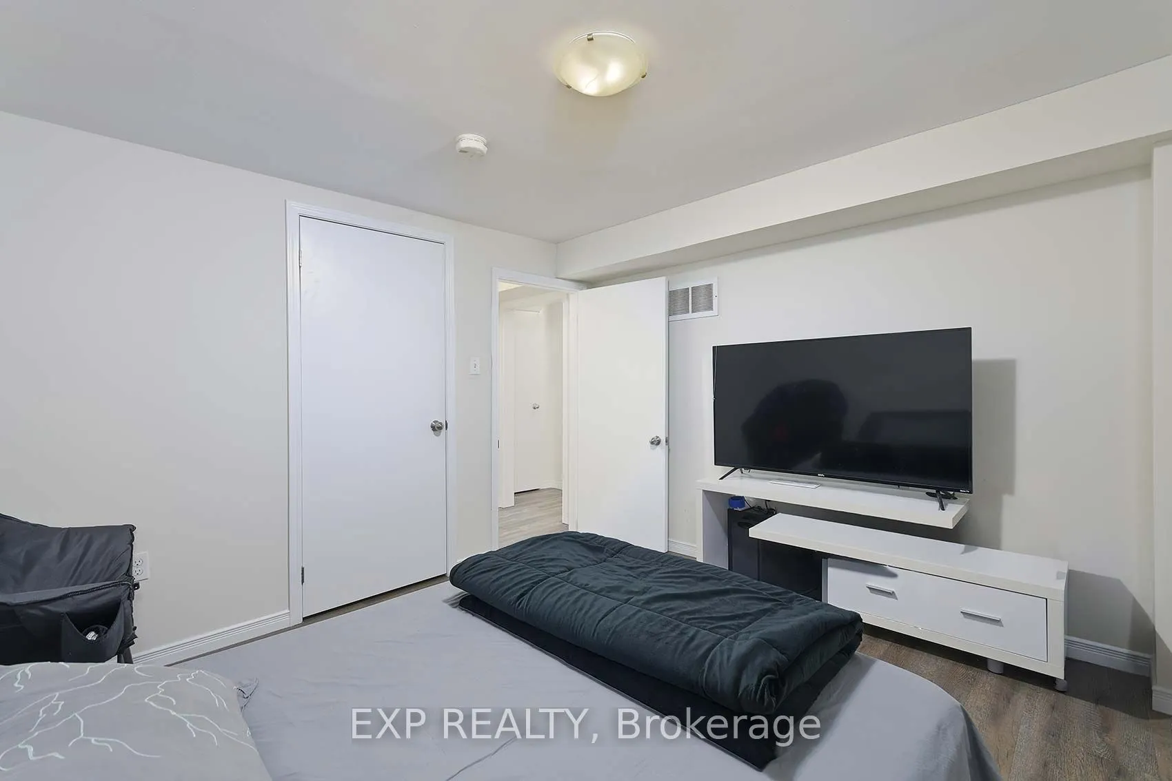 2 Roslyn Road