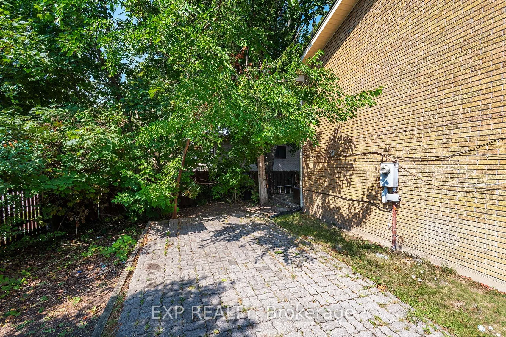 2 Roslyn Road