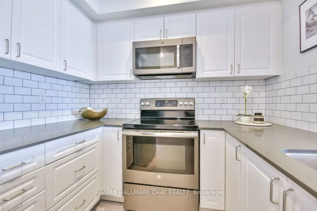 299 Cundles Road E, #507