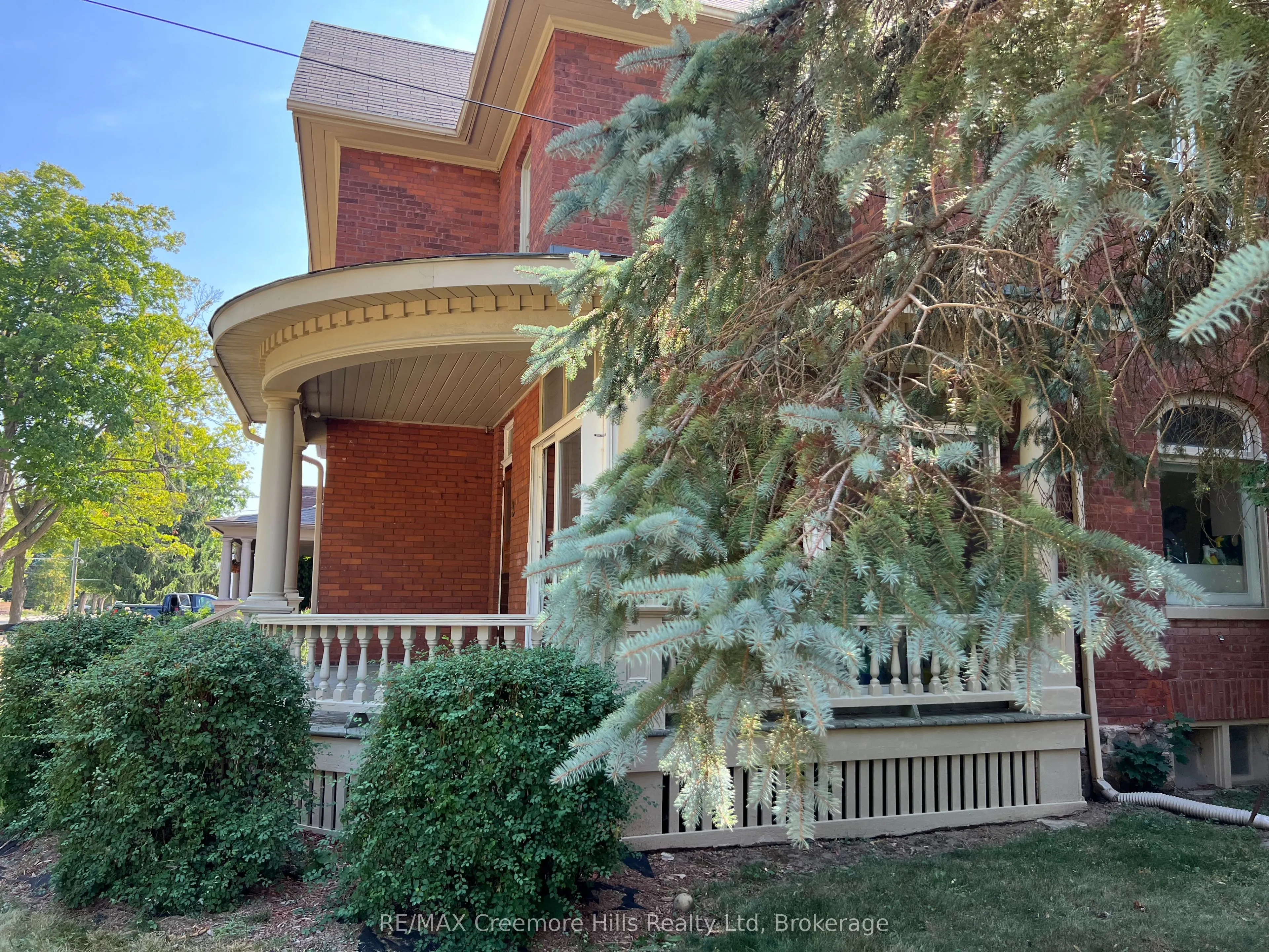 3 Wellington Street E