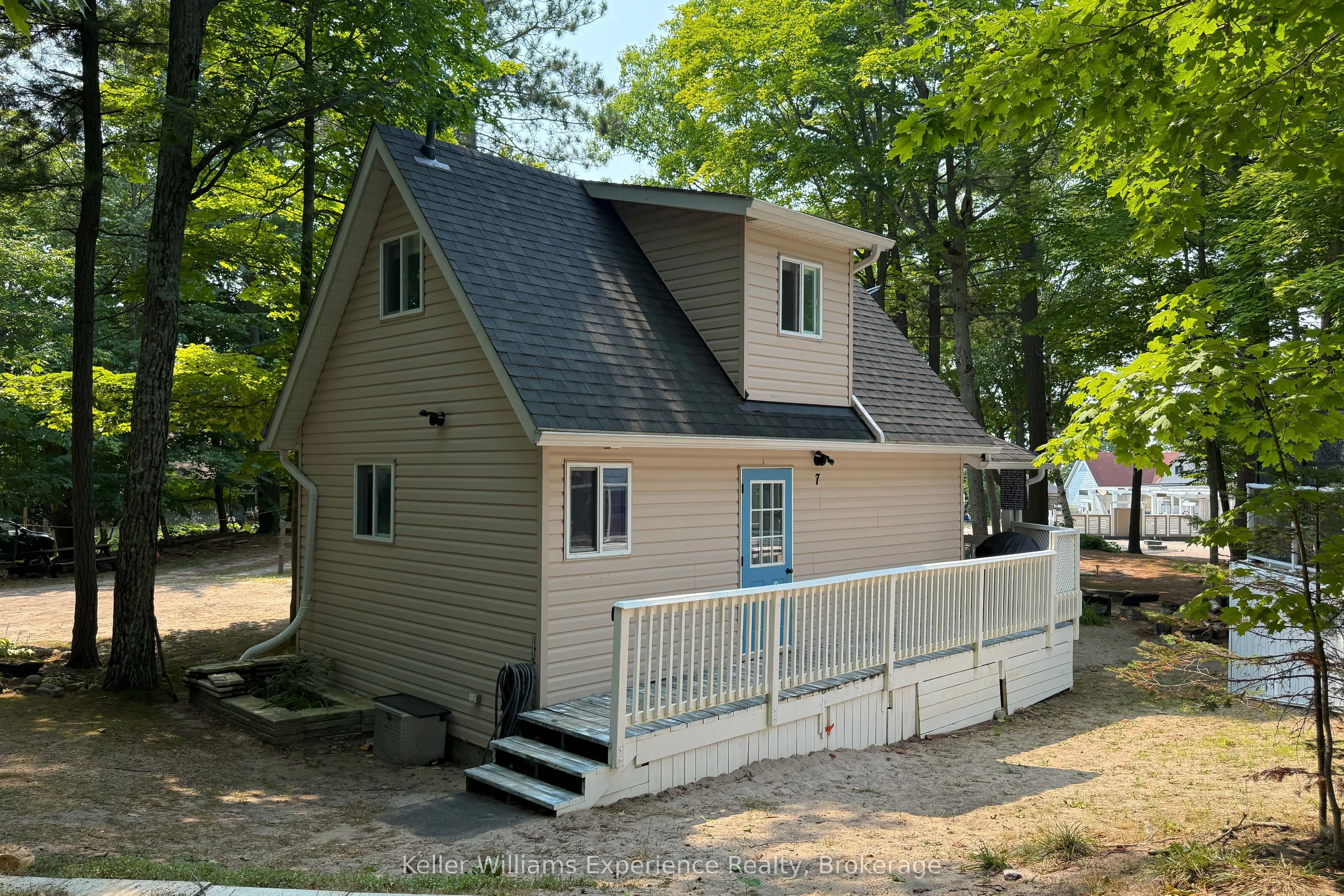 739 Concession 15 Road W