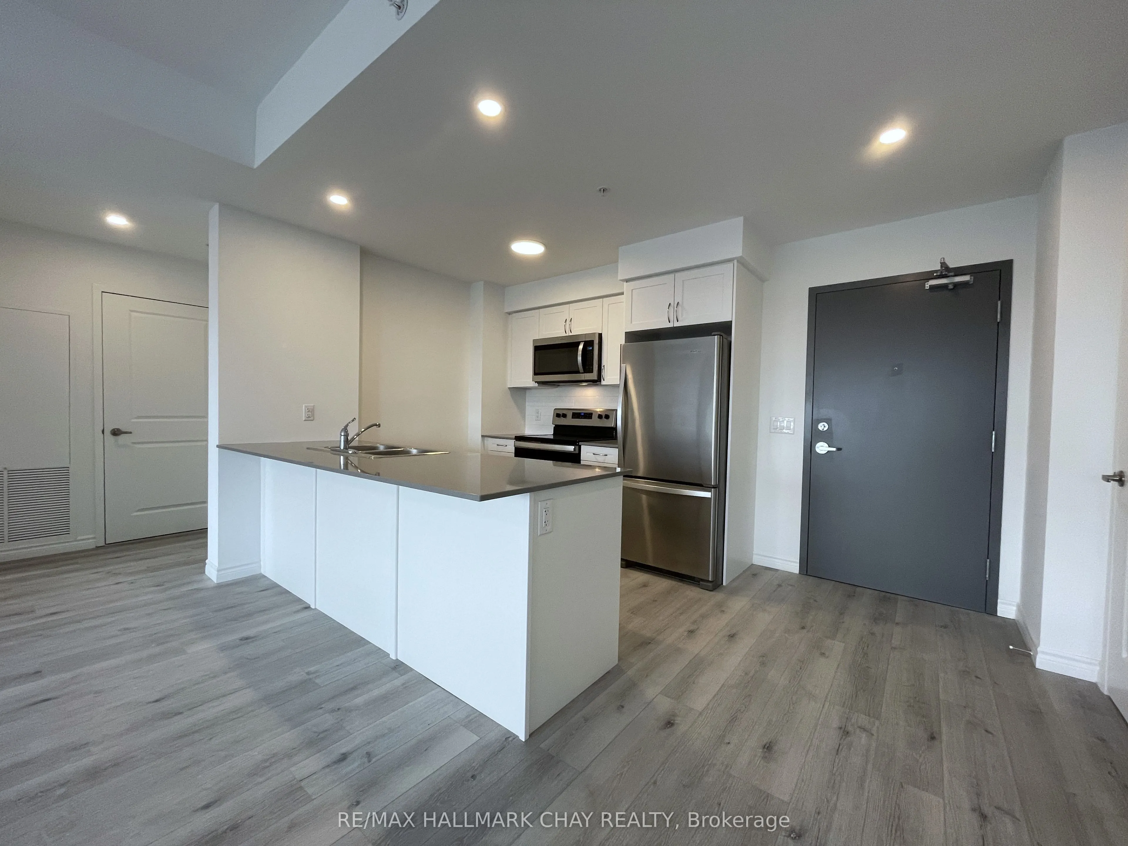 30 Hanmer Street W, #810