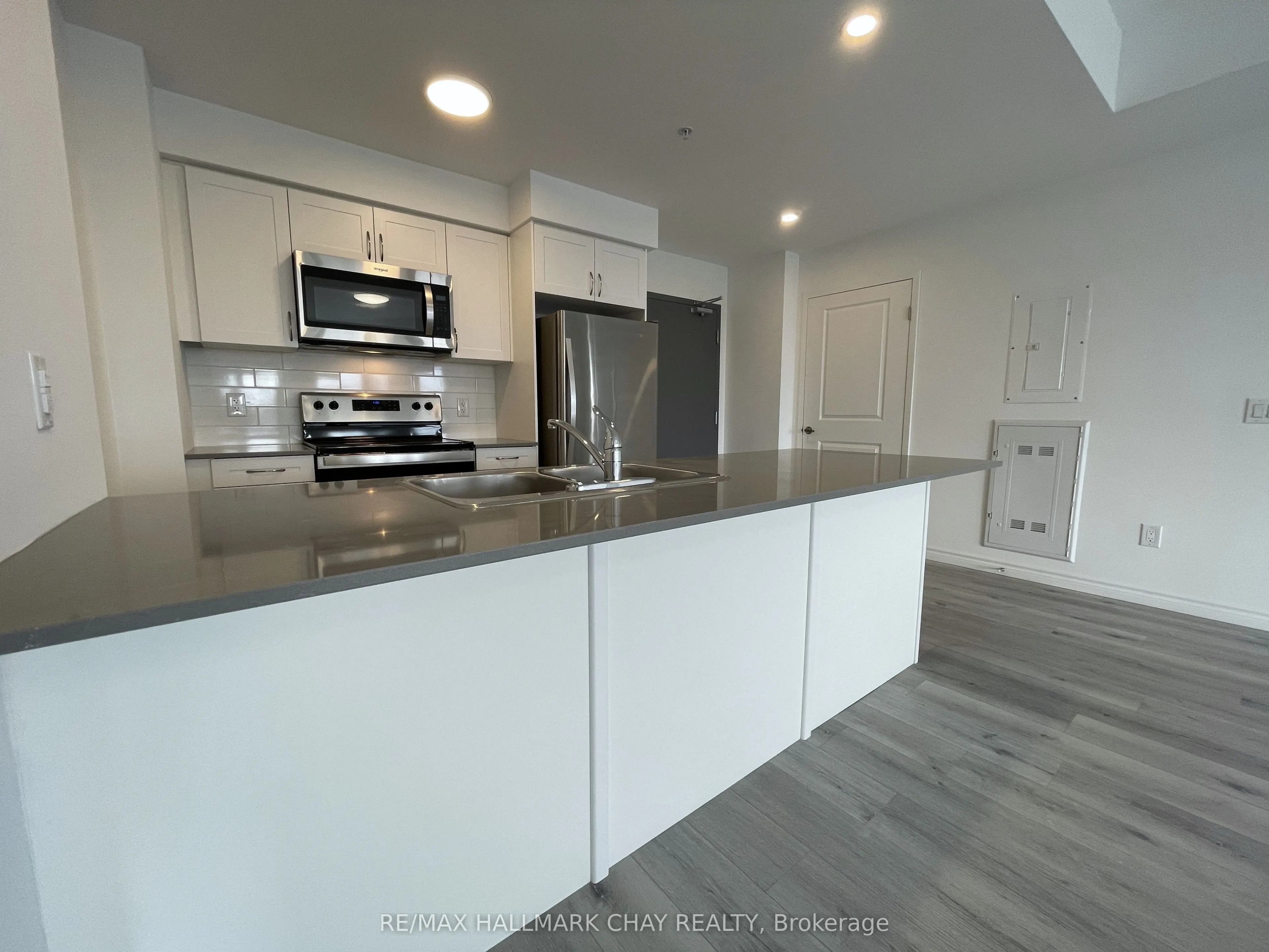 30 Hanmer Street W, #810