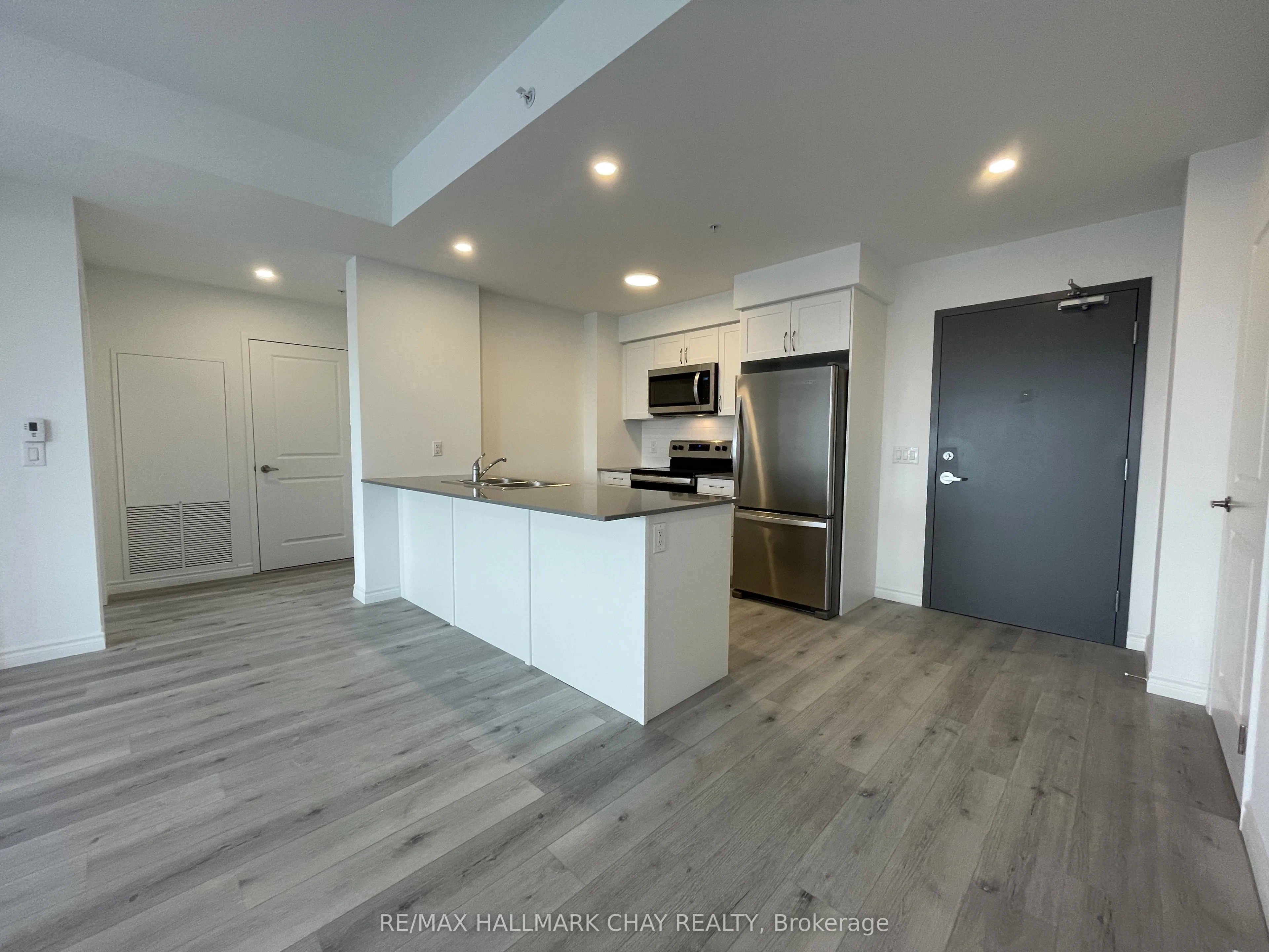 30 Hanmer Street W, #810