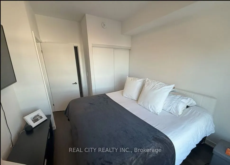 56 Lakeside Terrace, #409