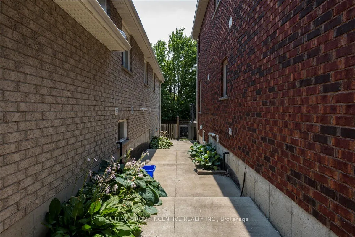 169 Birkhall Place