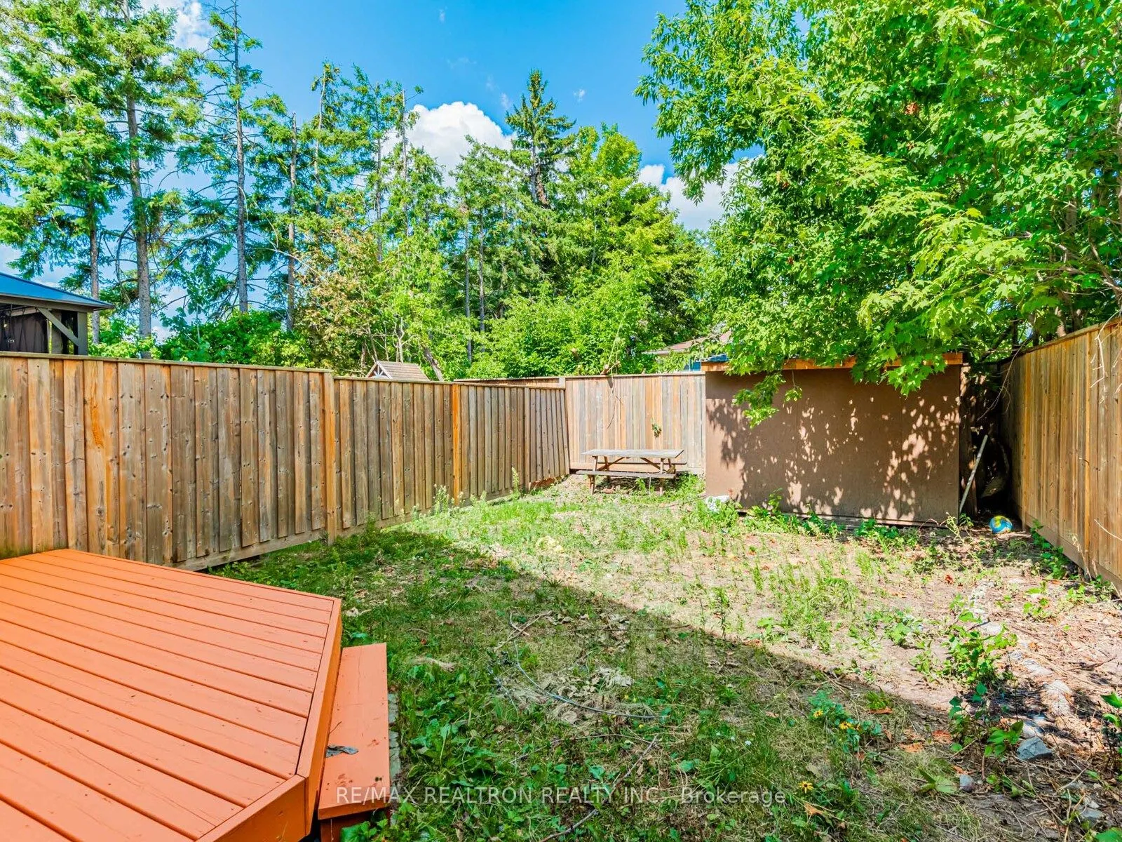 14b Ferris Lane