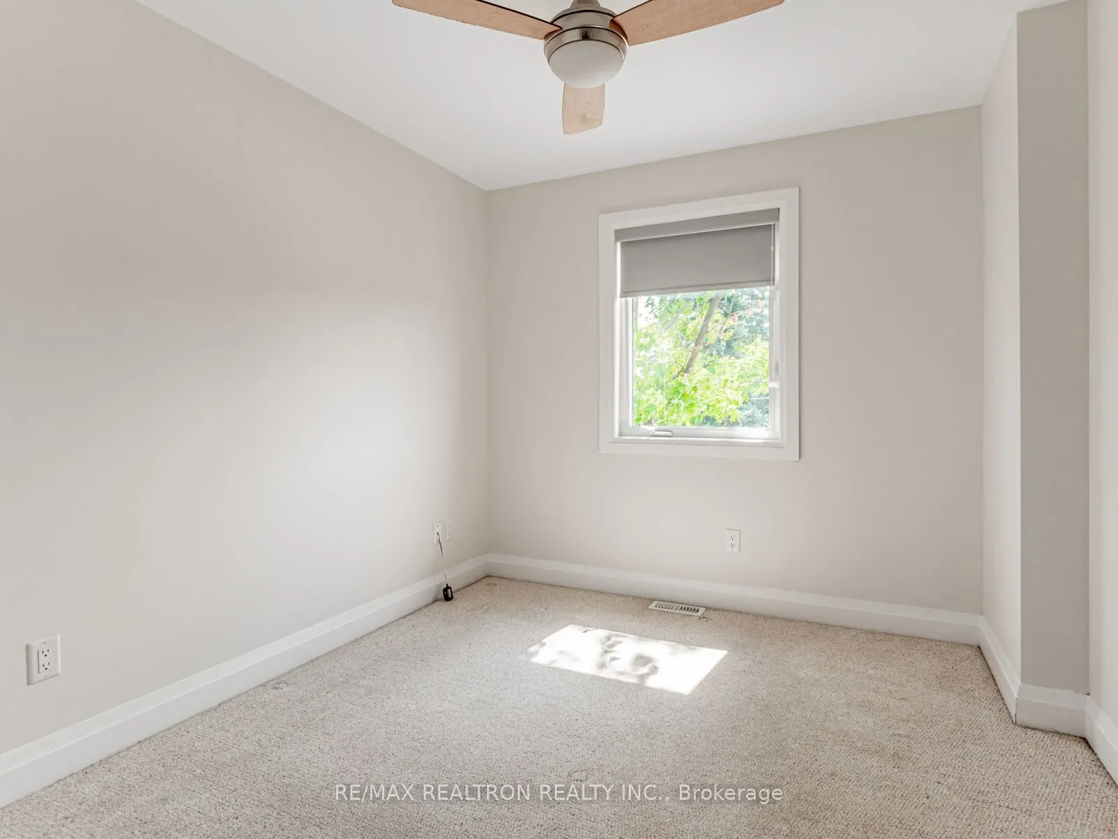 14b Ferris Lane