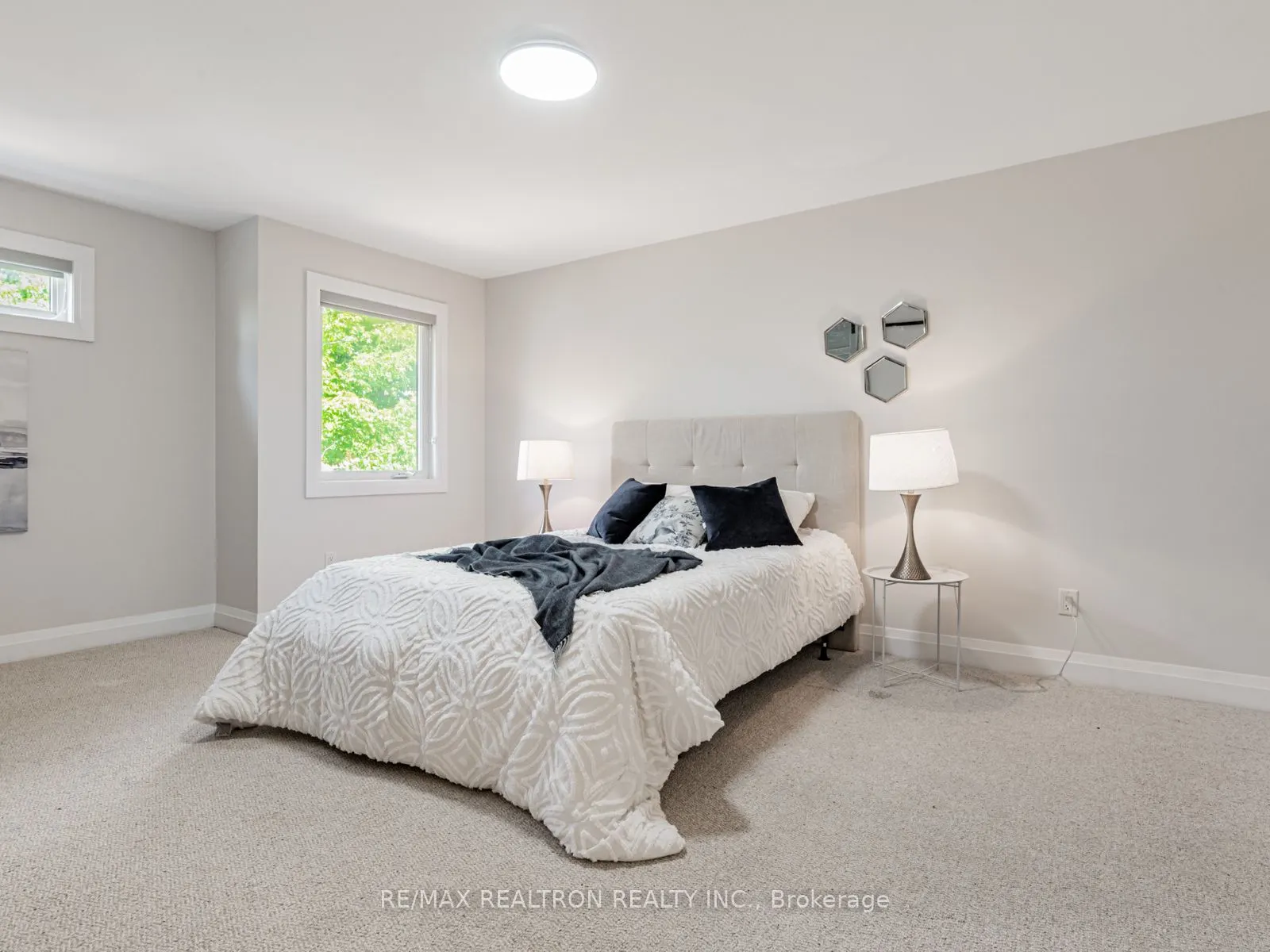 14b Ferris Lane
