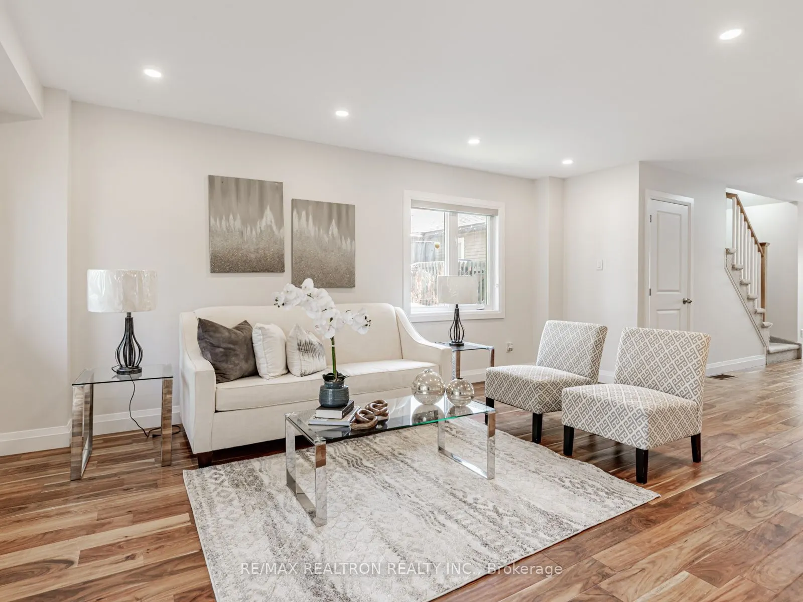 14b Ferris Lane