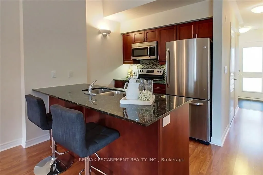 8 Brandy Lane, #302