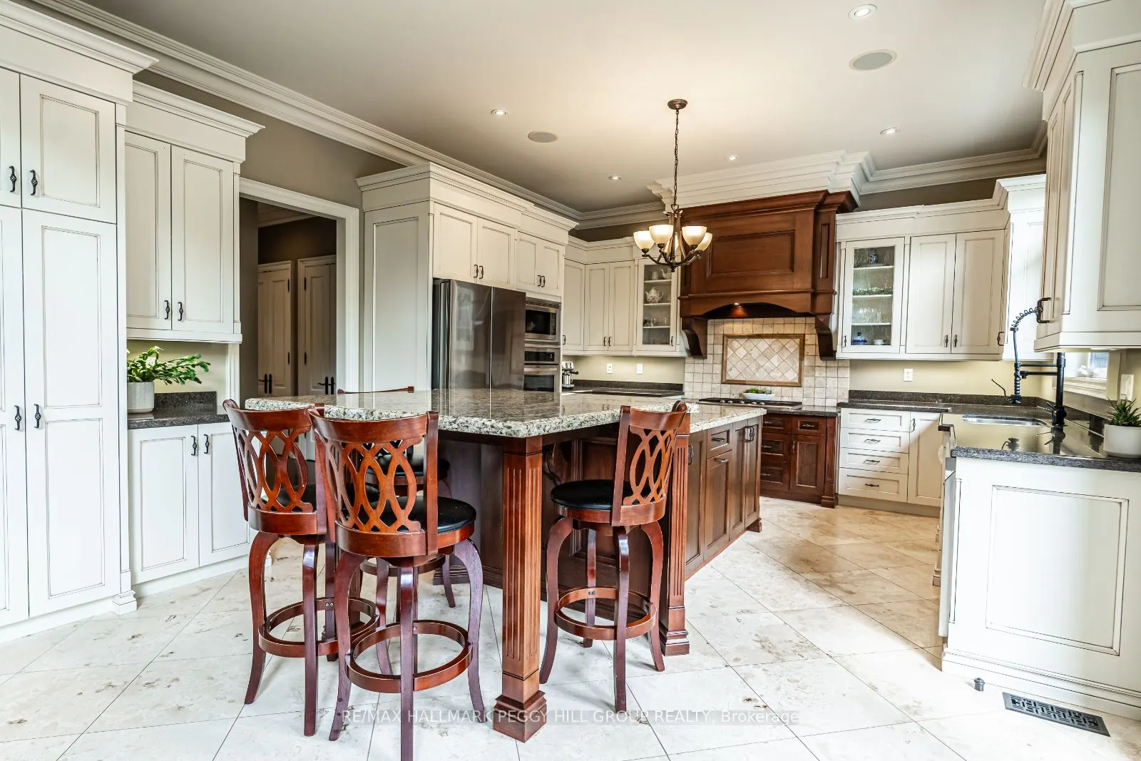 32 Gallagher Crescent