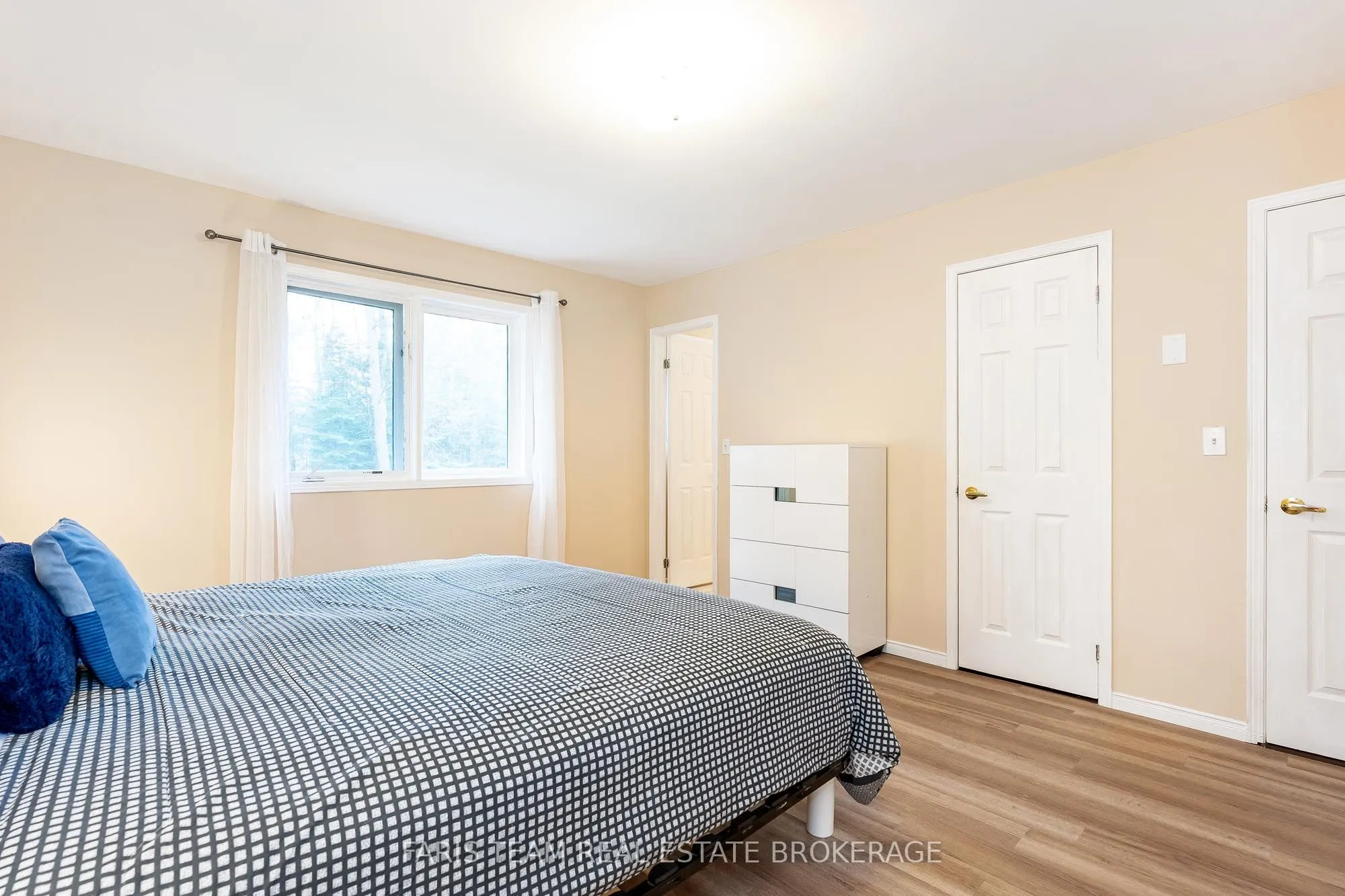 64 Nadia Crescent