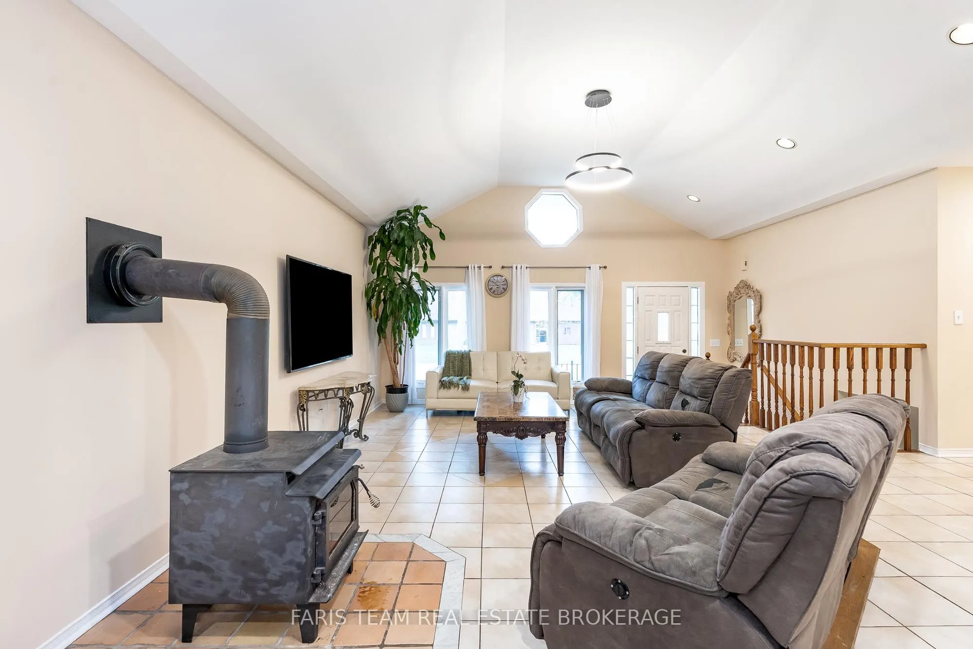 64 Nadia Crescent