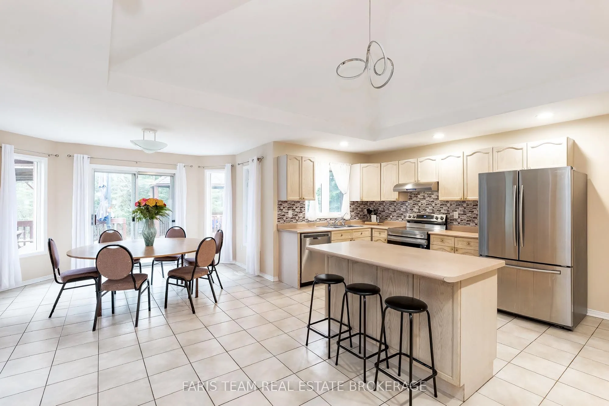 64 Nadia Crescent