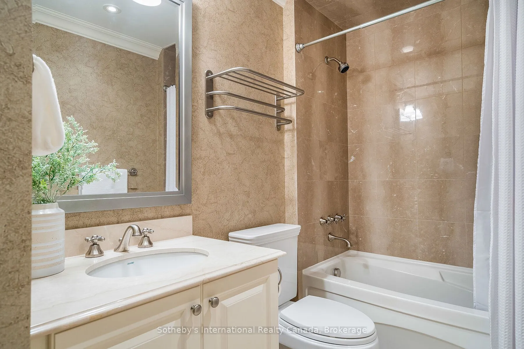 40 TROTT Boulevard, #504