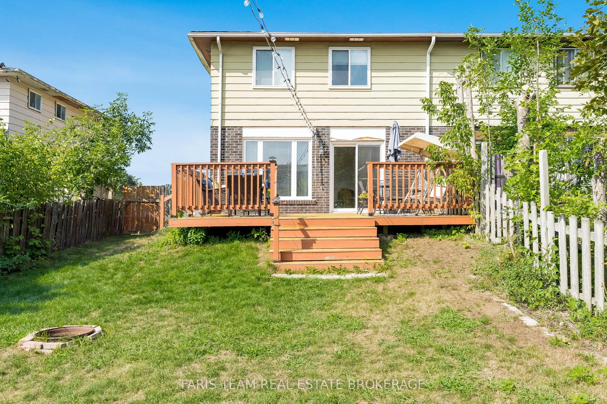 9 Christie Crescent