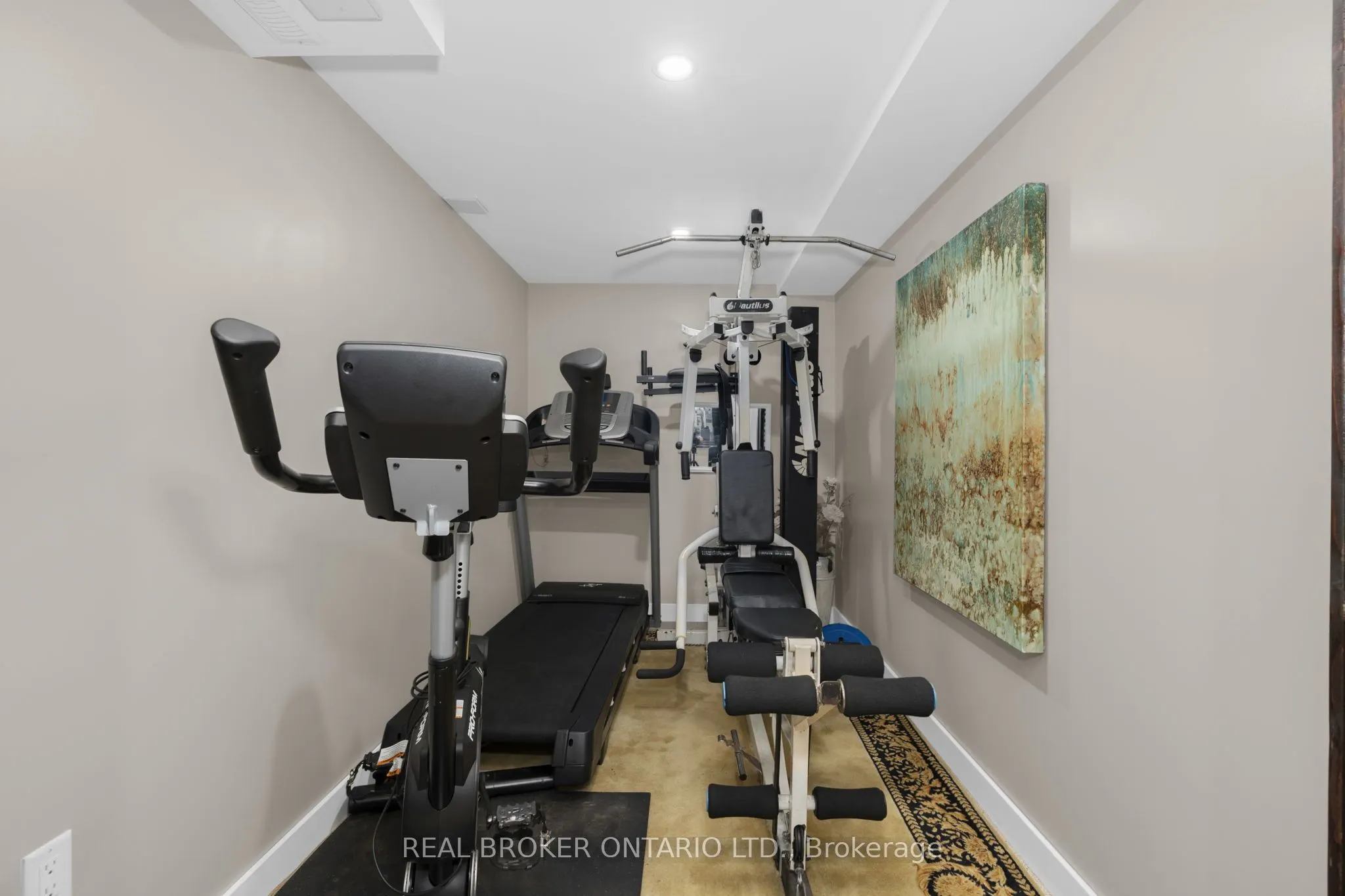 91 Lakeshore Road W