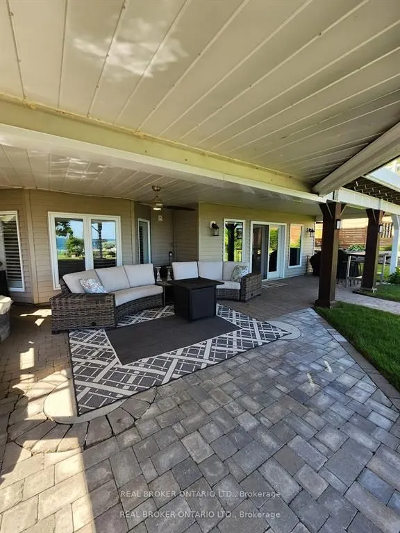 91 Lakeshore Road W