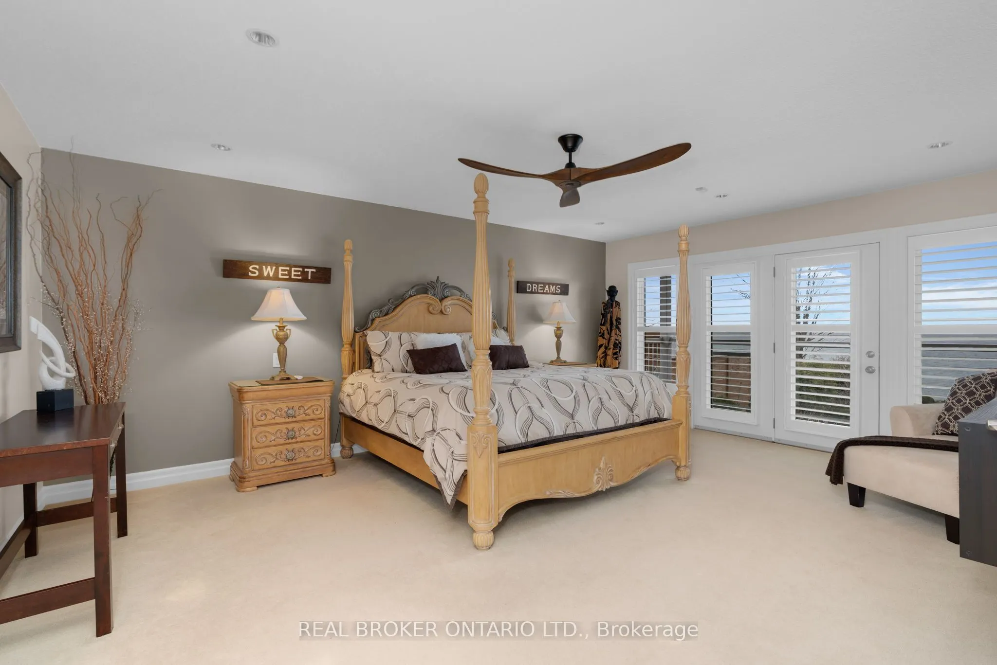 91 Lakeshore Road W