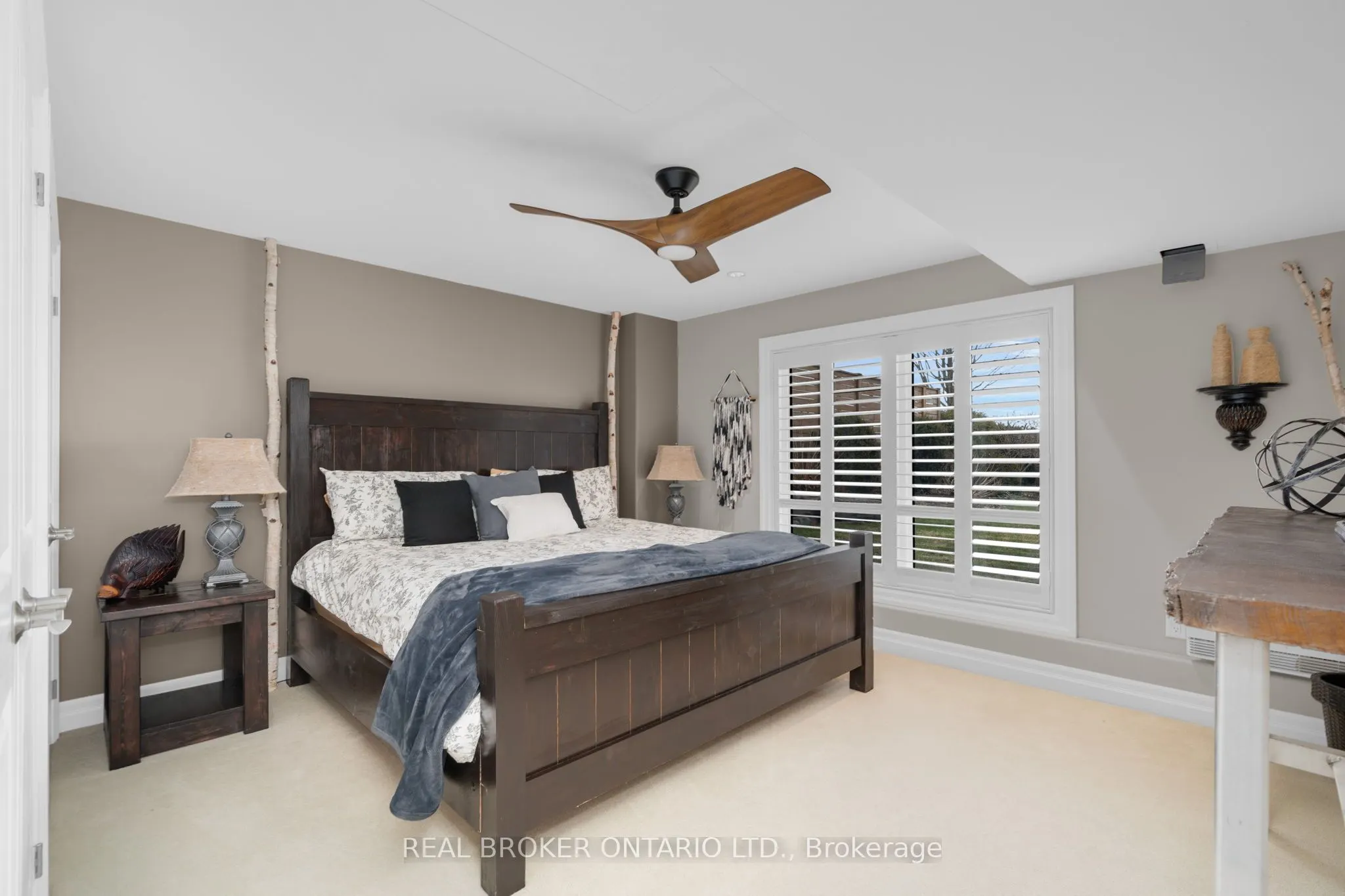 91 Lakeshore Road W