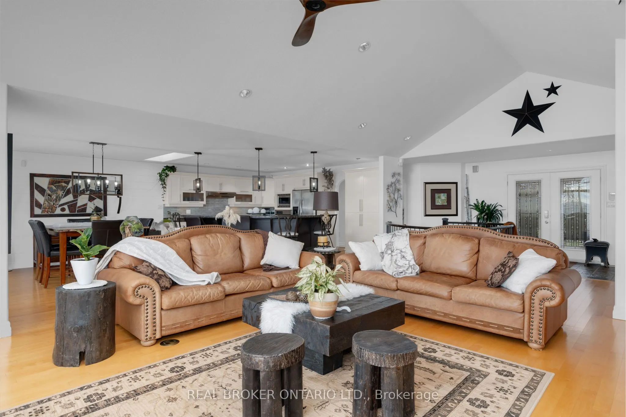 91 Lakeshore Road W