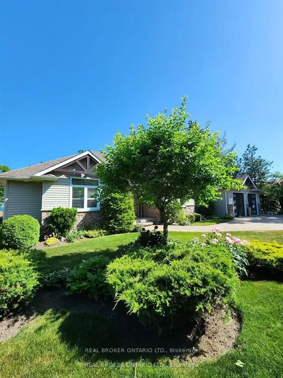 91 Lakeshore Road W
