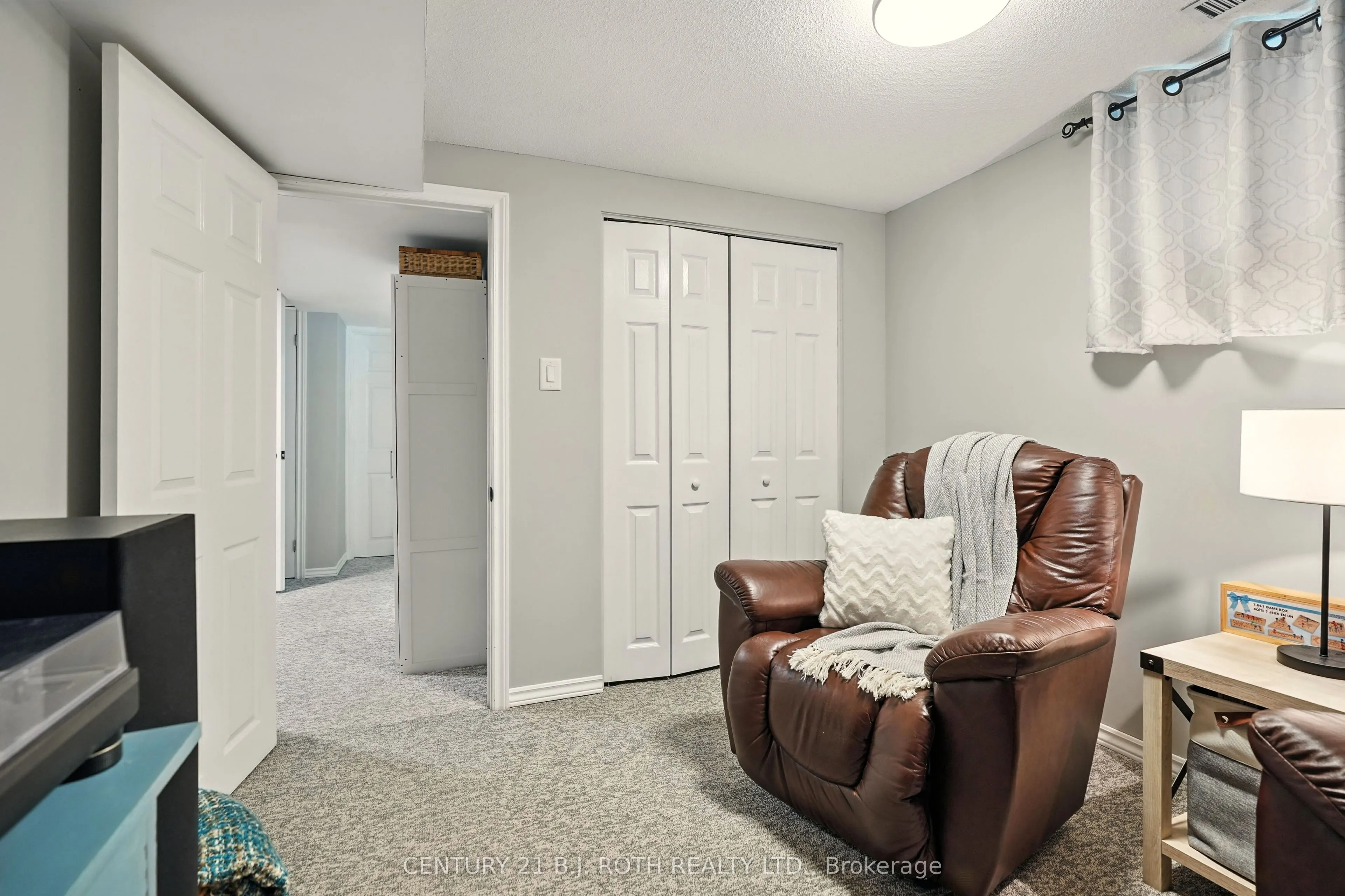 55 HOLLY MEADOW Road