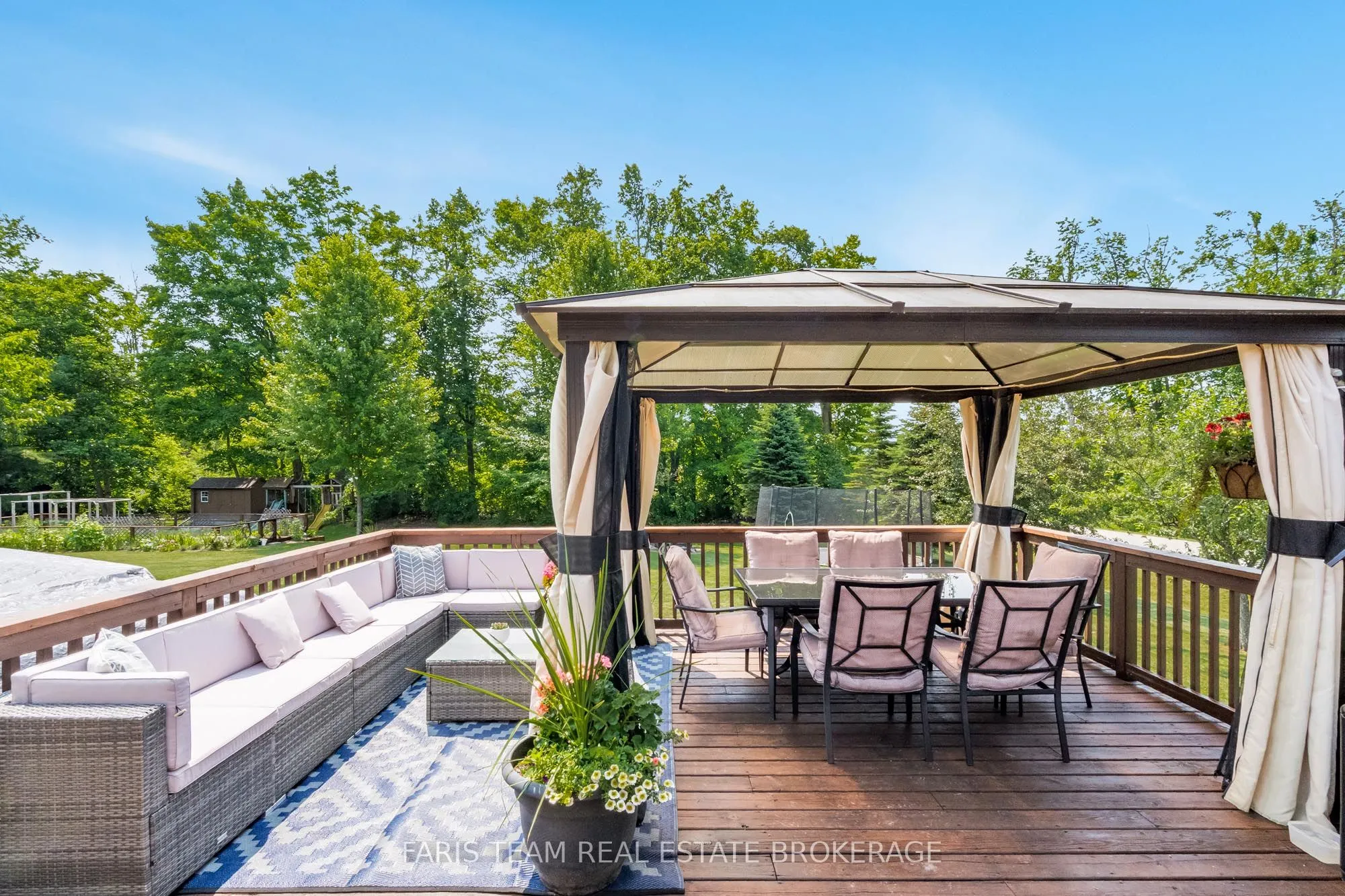 64 Red Oak Crescent