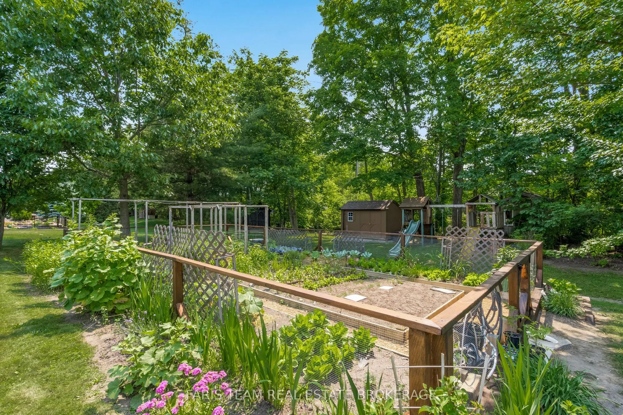 64 Red Oak Crescent
